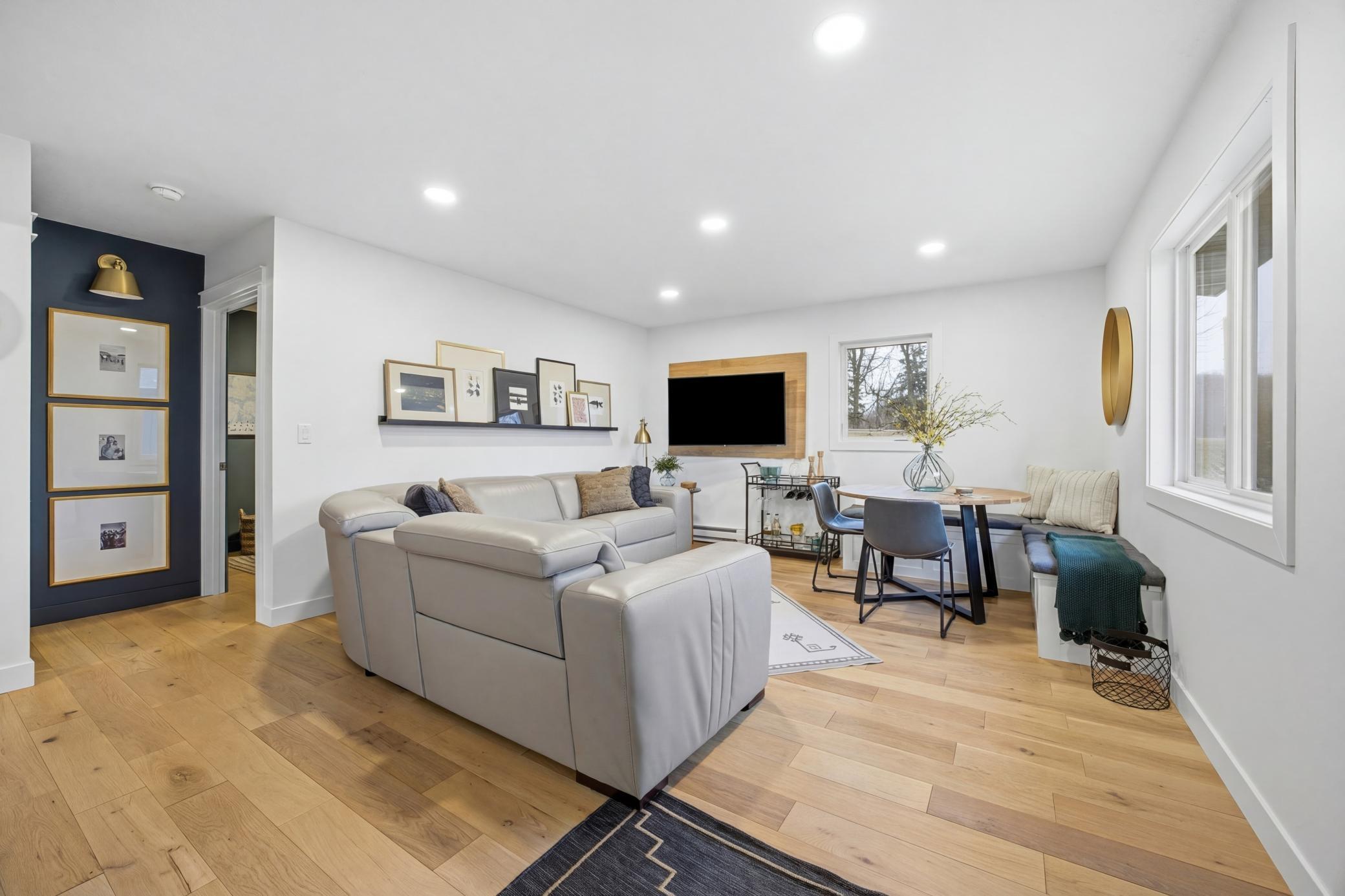 1994 single family home for sale at 51021 Fish Lake Road, Unit #7 in Detroit Lakes, MN — 2 bed, 1 bath (photo 7 of 17)