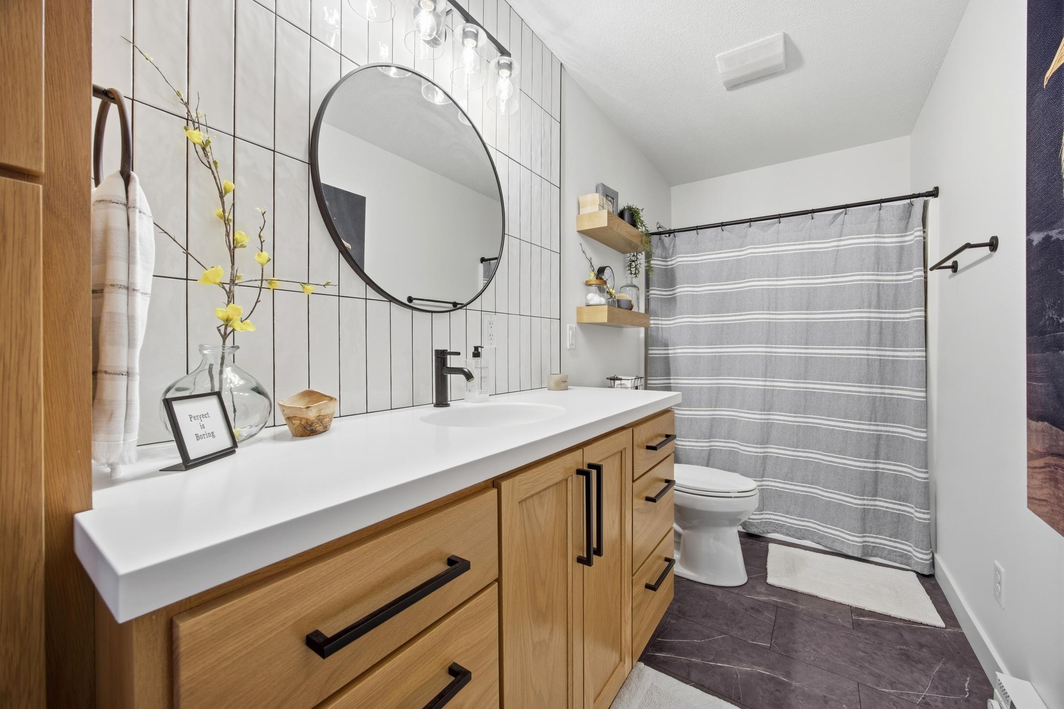 1994 single family home for sale at 51021 Fish Lake Road, Unit #7 in Detroit Lakes, MN — 2 bed, 1 bath (photo 10 of 17)
