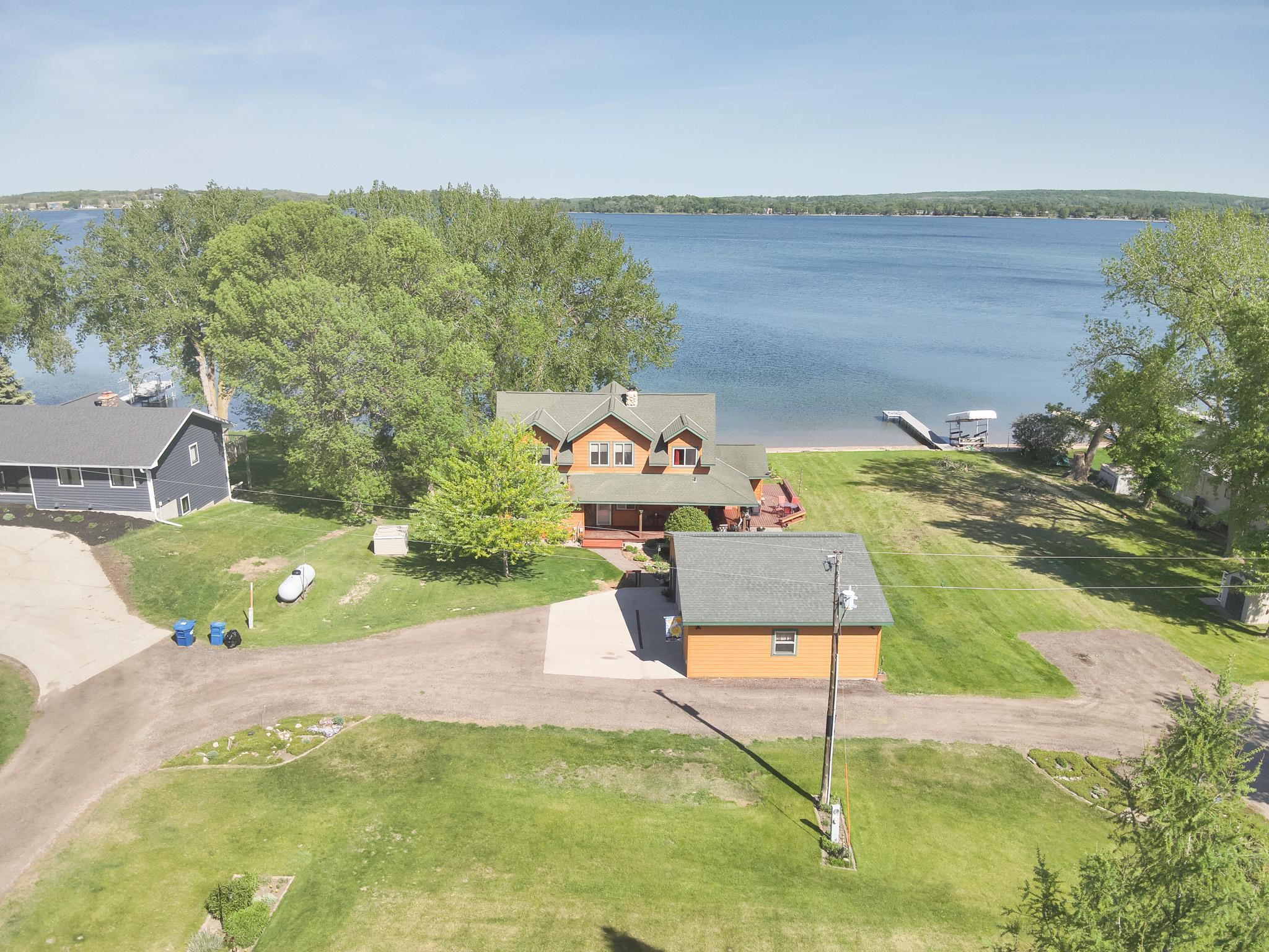 1980 single family home for sale at 21447 Sunny Drive in Fergus Falls, MN — 3 bed, 2 bath (photo 2 of 75)