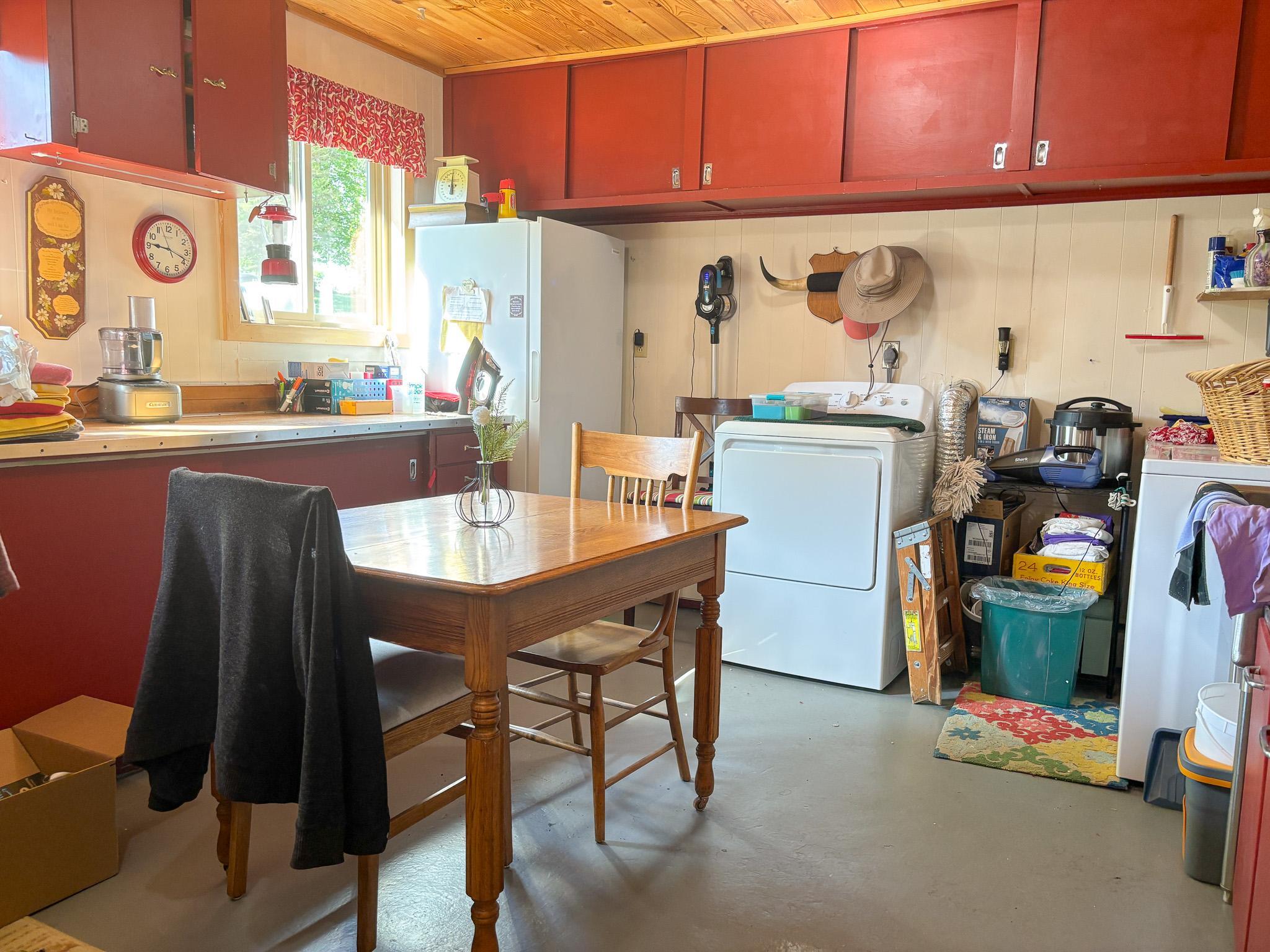 1980 single family home for sale at 21447 Sunny Drive in Fergus Falls, MN — 3 bed, 2 bath (photo 21 of 75)