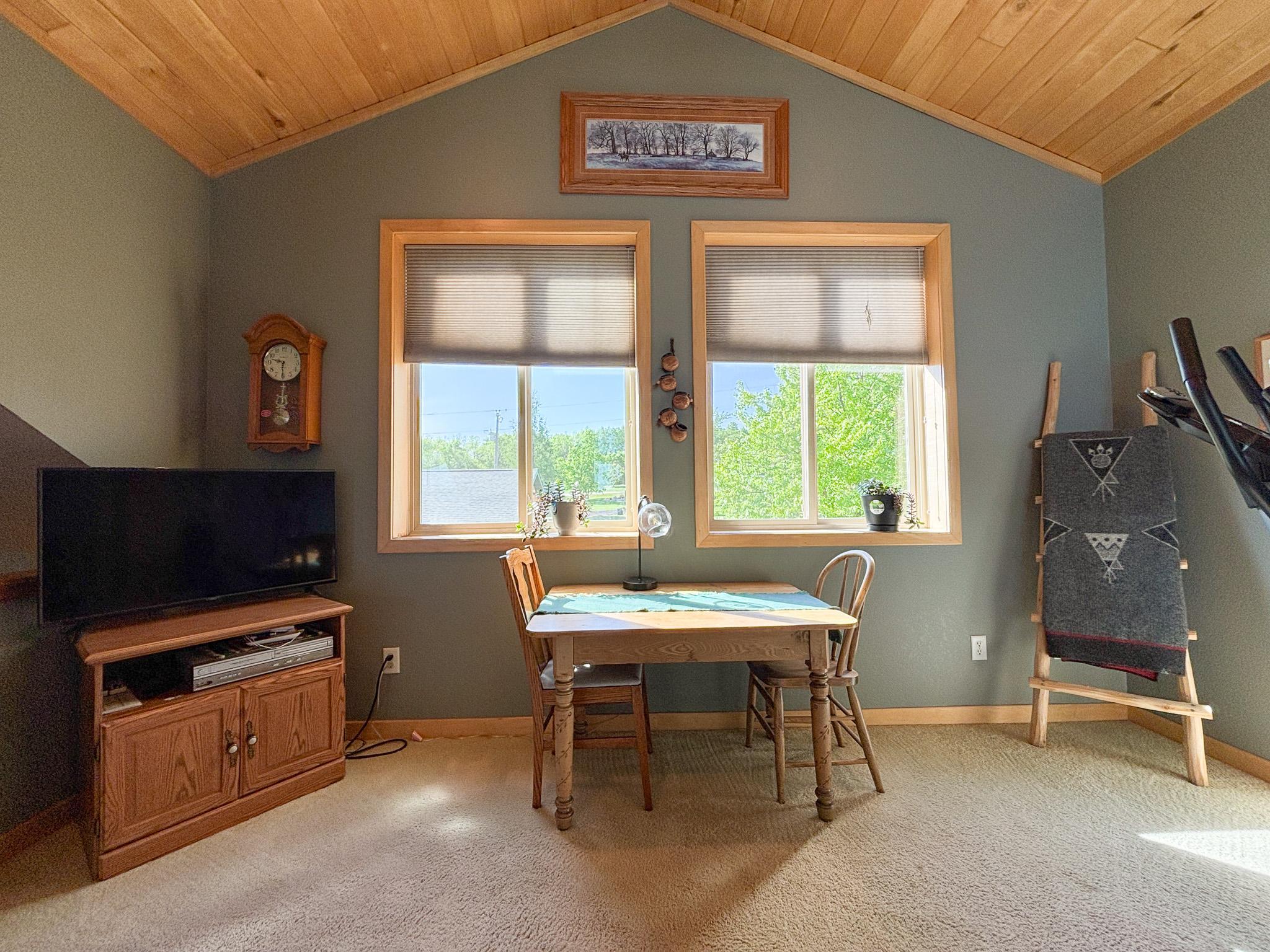 1980 single family home for sale at 21447 Sunny Drive in Fergus Falls, MN — 3 bed, 2 bath (photo 30 of 75)