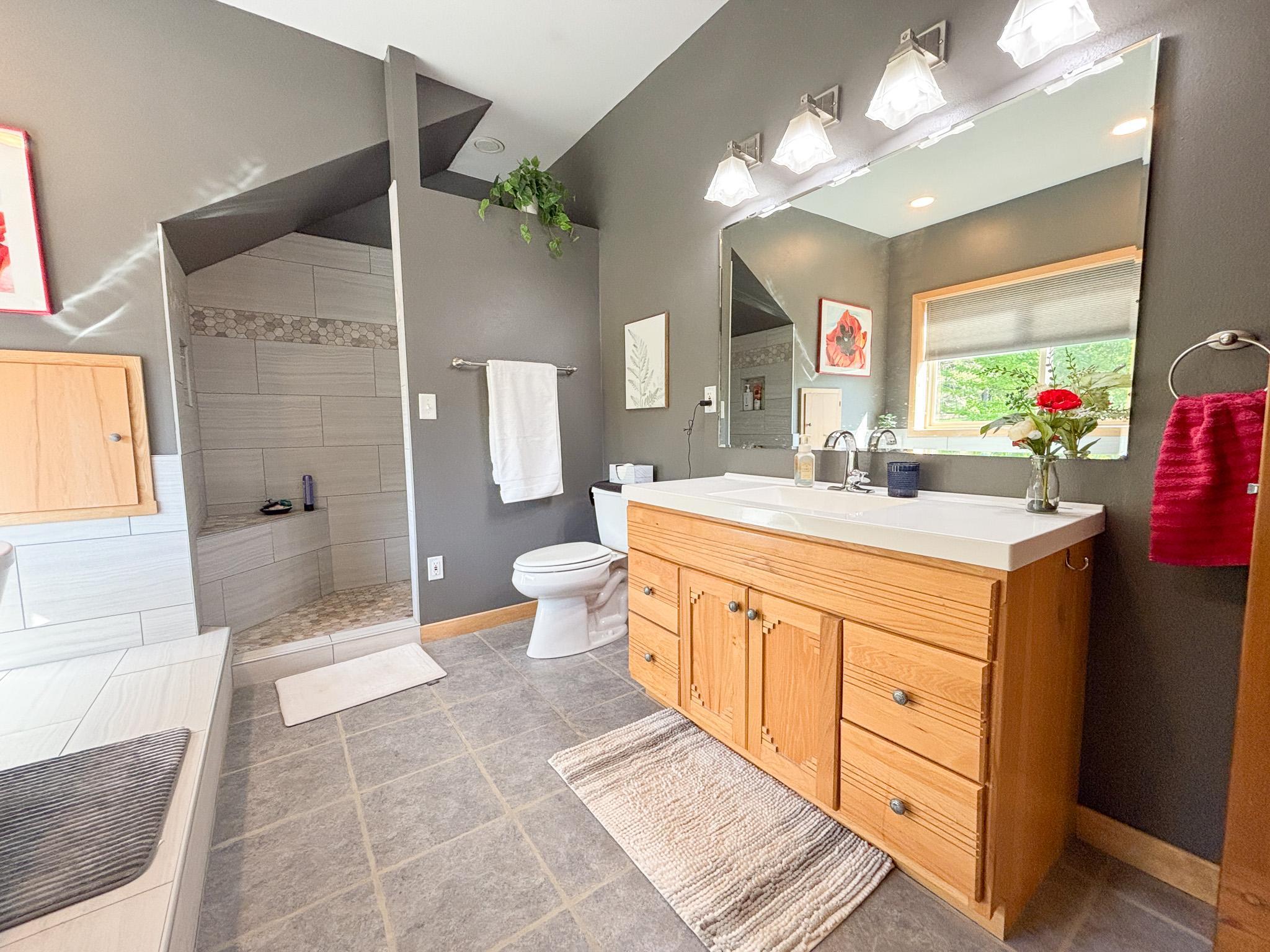 1980 single family home for sale at 21447 Sunny Drive in Fergus Falls, MN — 3 bed, 2 bath (photo 40 of 75)