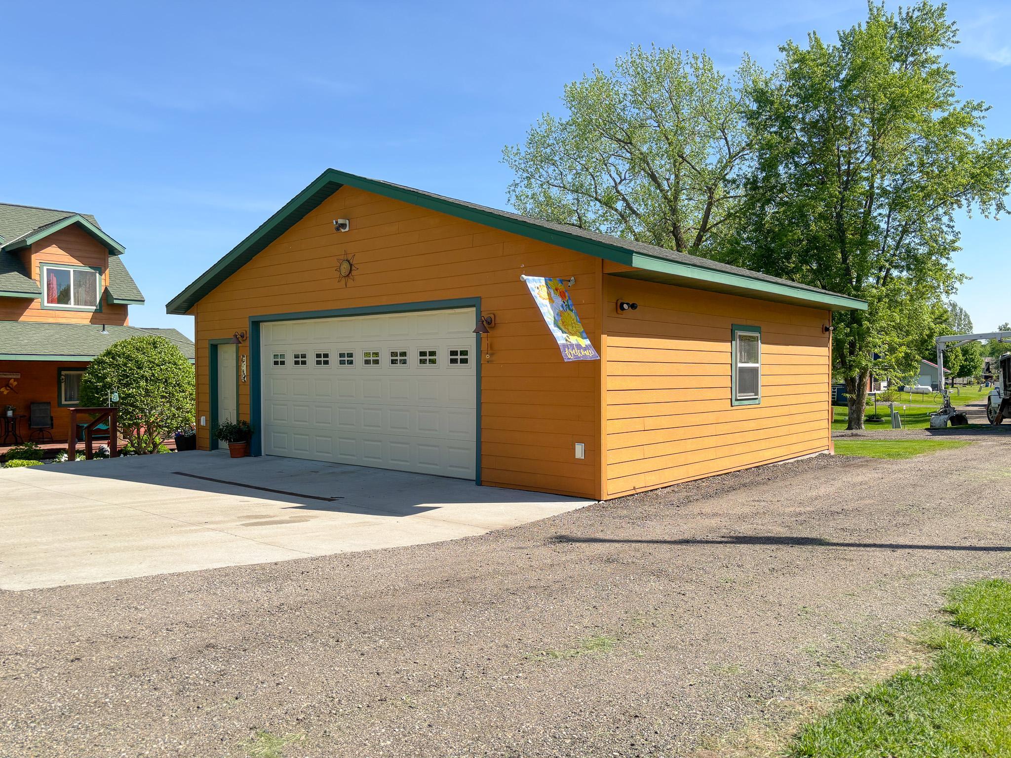 1980 single family home for sale at 21447 Sunny Drive in Fergus Falls, MN — 3 bed, 2 bath (photo 42 of 75)