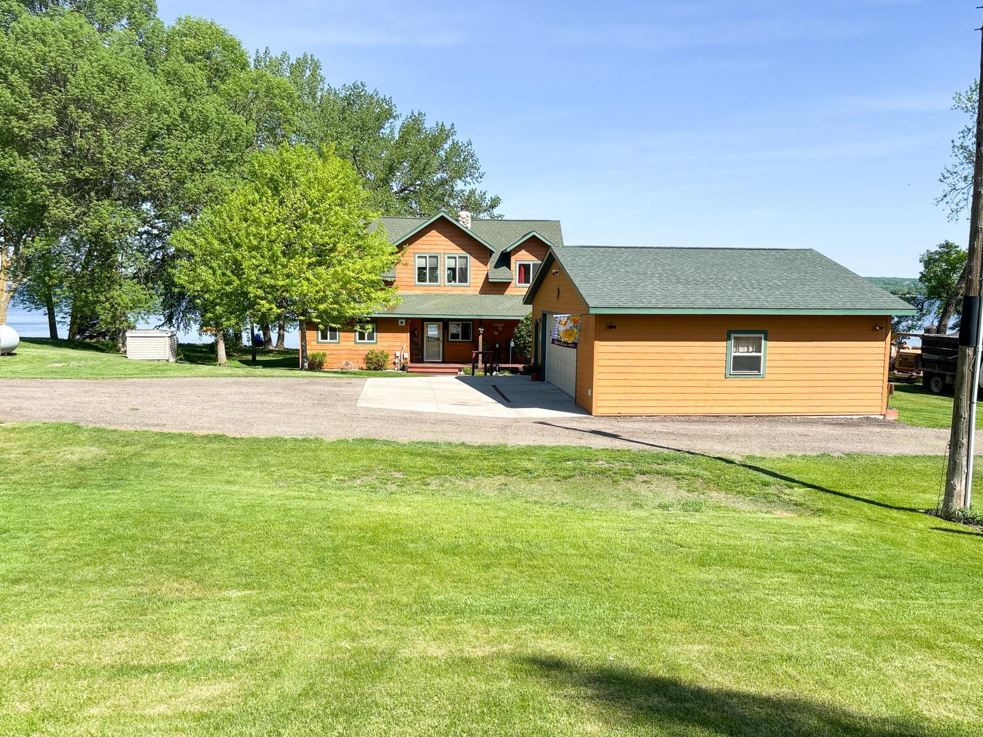 1980 single family home for sale at 21447 Sunny Drive in Fergus Falls, MN — 3 bed, 2 bath (photo 44 of 75)