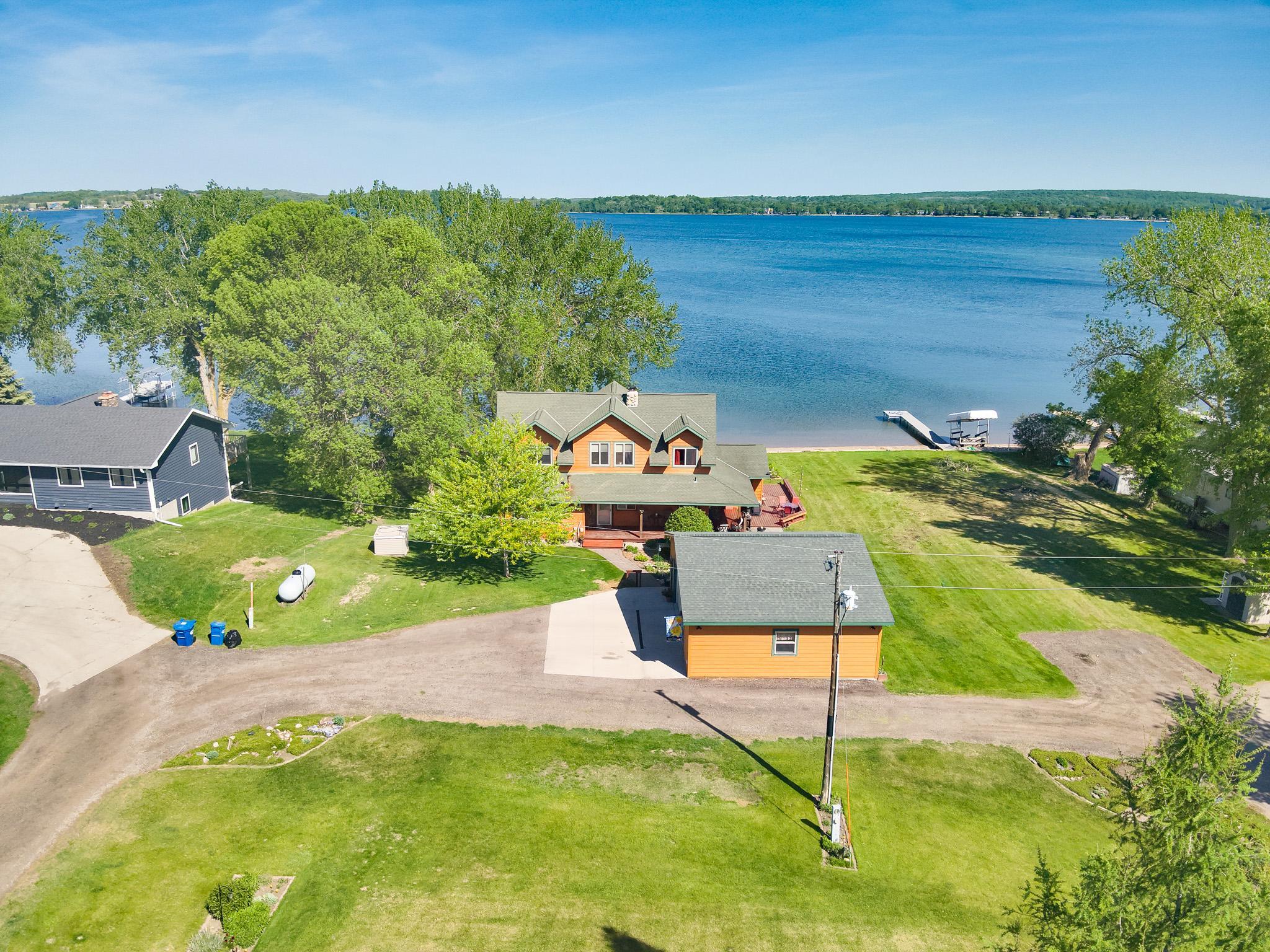1980 single family home for sale at 21447 Sunny Drive in Fergus Falls, MN — 3 bed, 2 bath