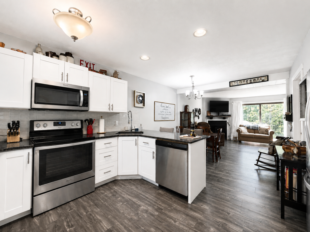 1976 townhouse for sale at 362 Quadna Mountain Road in Hill City, MN — 2 bed, 3 bath (photo 6 of 34)