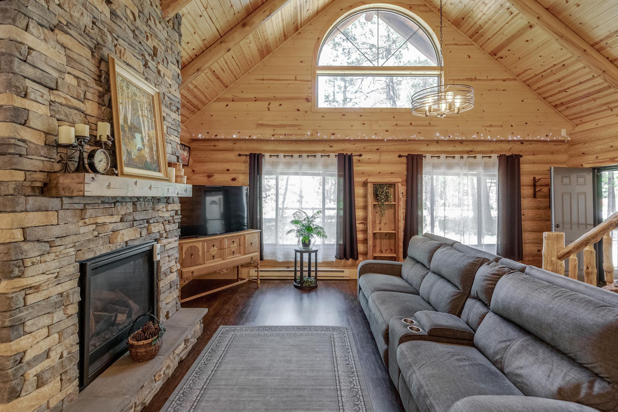 2018 single family home for sale at 26078 Birch Avenue in Nisswa, MN — 3 bed, 2 bath (photo 3 of 45)