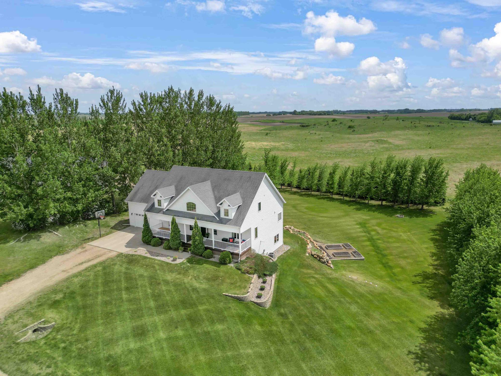 2003 single family home for sale at 21677 162nd Avenue S in Barnesville, MN — 4 bed, 4 bath (photo 4 of 67)