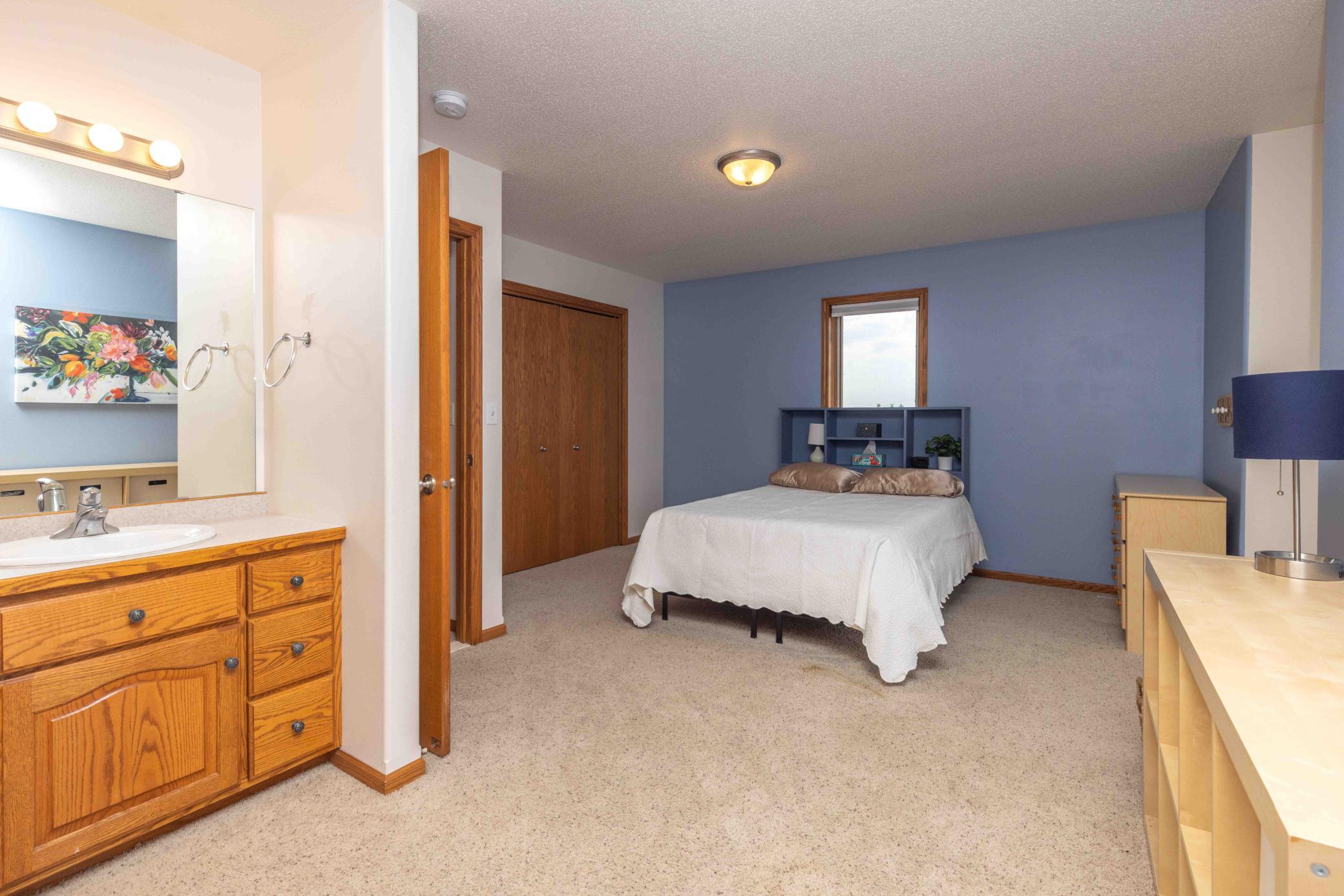 2003 single family home for sale at 21677 162nd Avenue S in Barnesville, MN — 4 bed, 4 bath (photo 46 of 67)