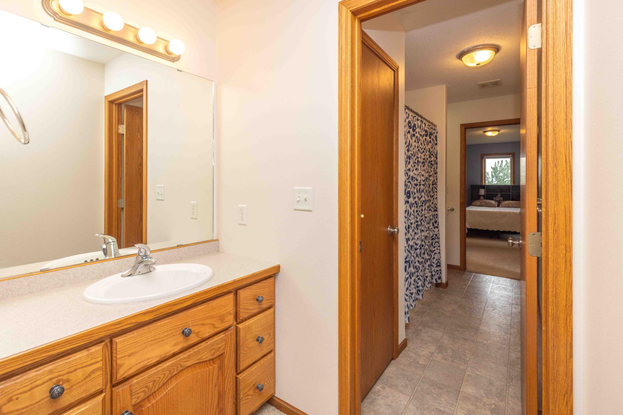2003 single family home for sale at 21677 162nd Avenue S in Barnesville, MN — 4 bed, 4 bath (photo 53 of 67)