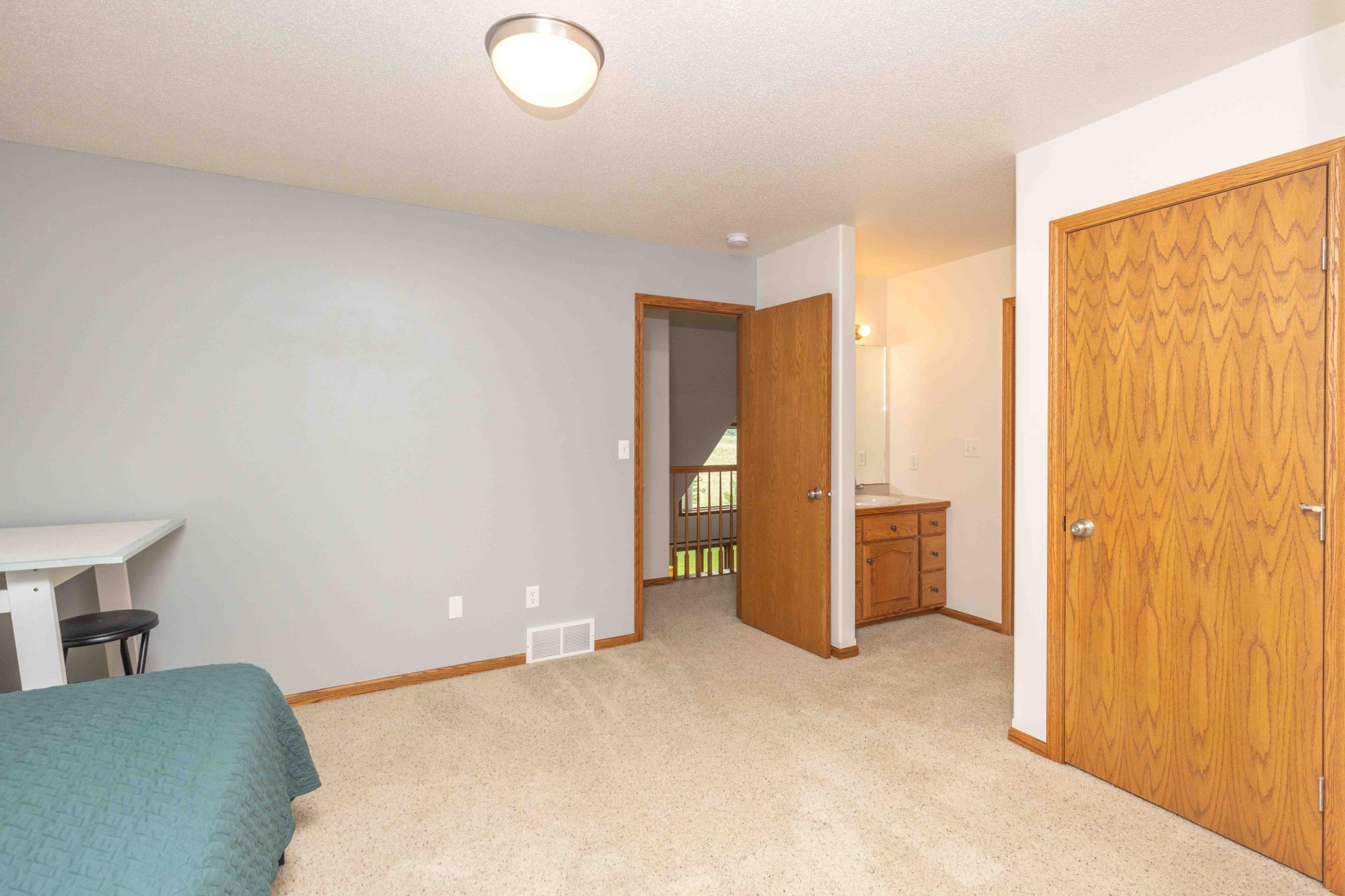 2003 single family home for sale at 21677 162nd Avenue S in Barnesville, MN — 4 bed, 4 bath (photo 55 of 67)