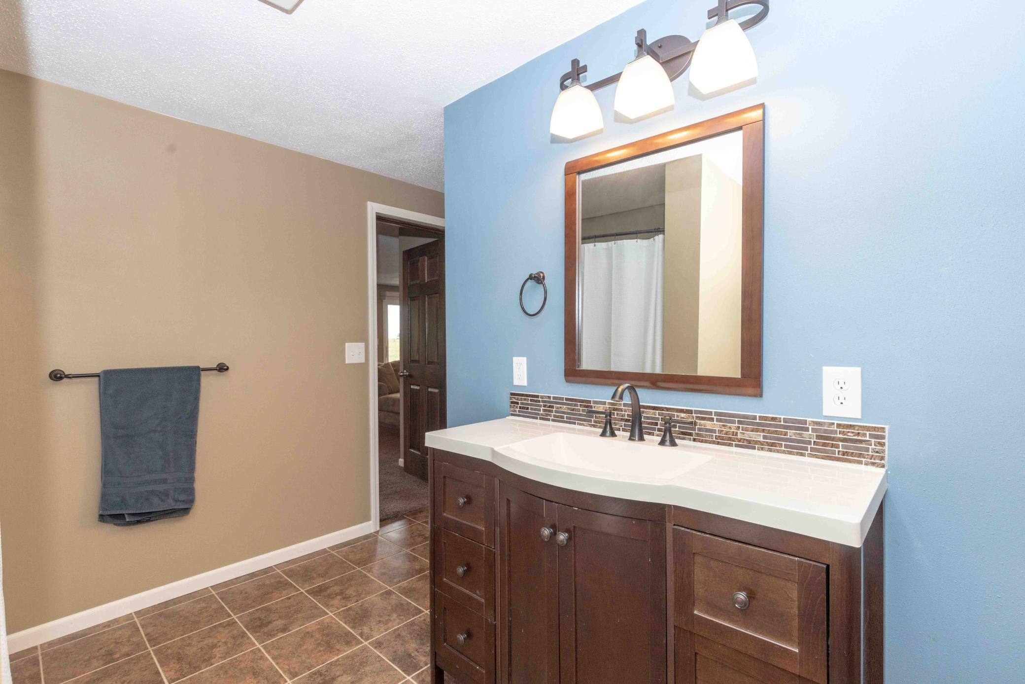 2003 single family home for sale at 21677 162nd Avenue S in Barnesville, MN — 4 bed, 4 bath (photo 62 of 67)