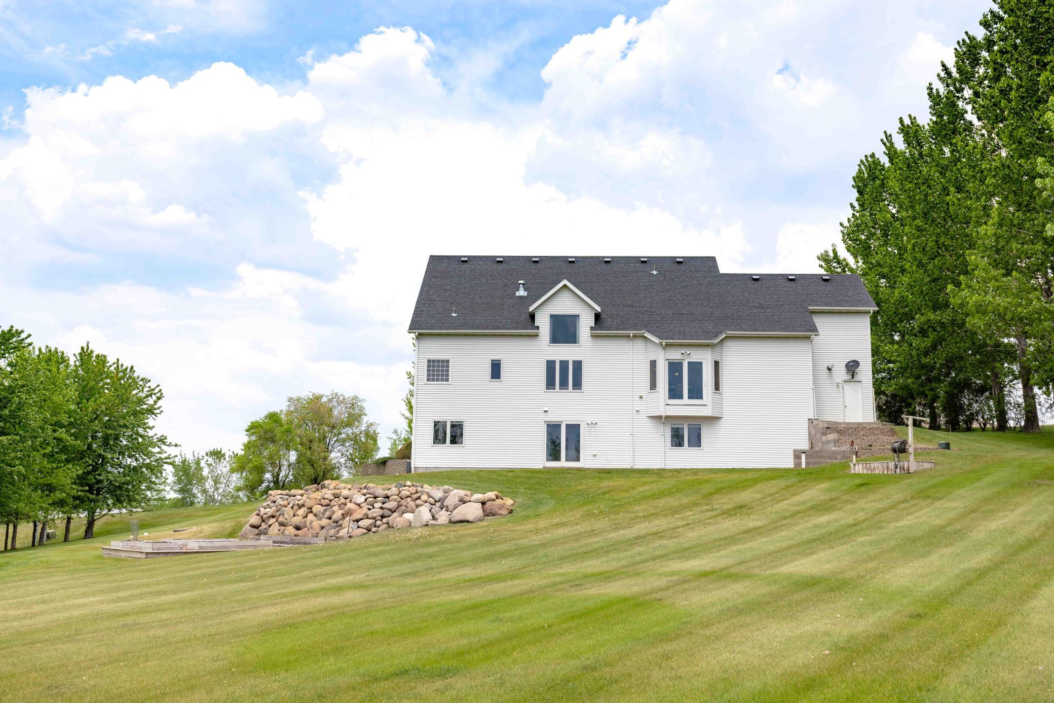 2003 single family home for sale at 21677 162nd Avenue S in Barnesville, MN — 4 bed, 4 bath (photo 8 of 67)