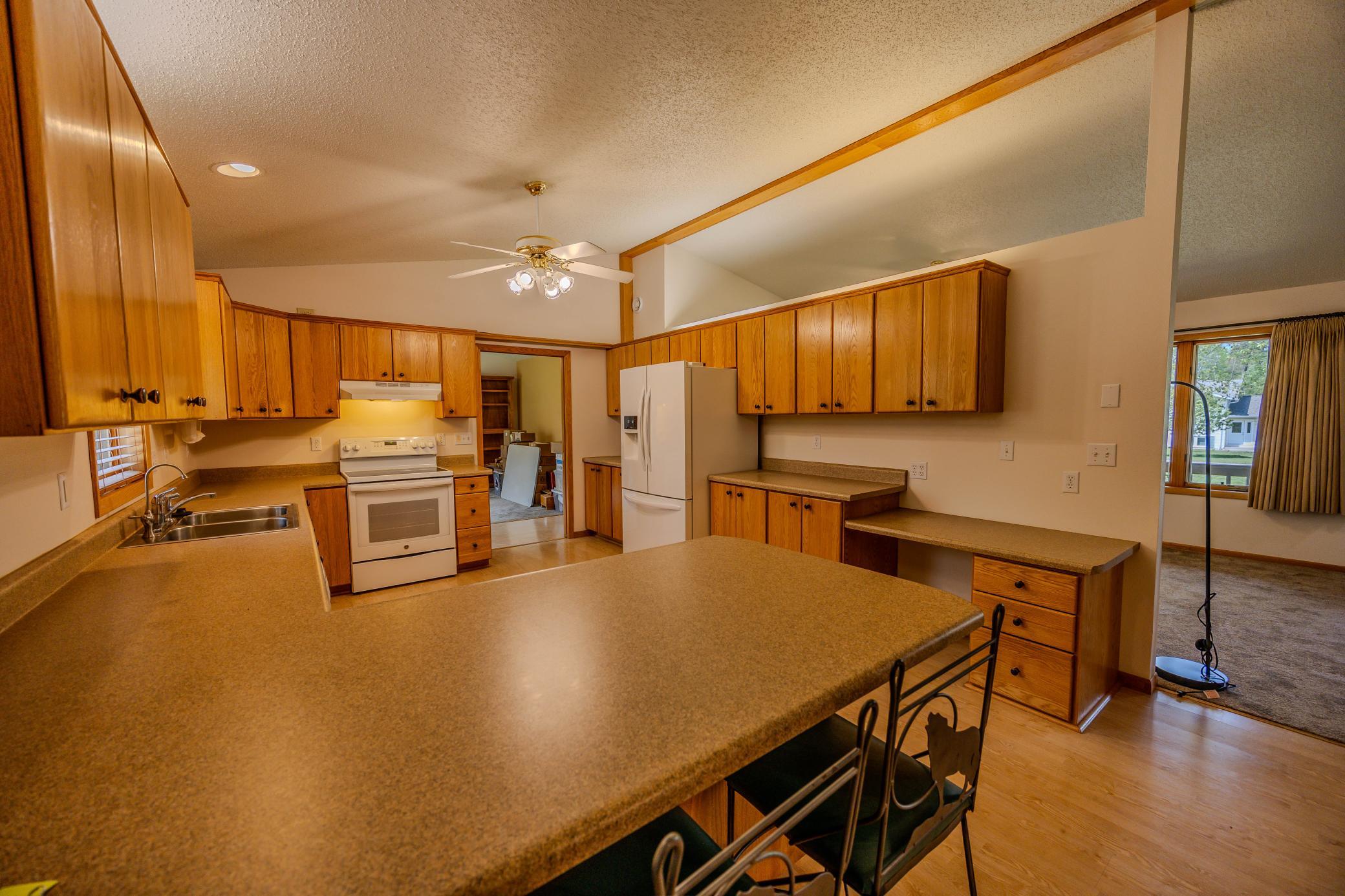 1997 single family home for sale at 706 Forest View Avenue in Park Rapids, MN — 3 bed, 2 bath (photo 7 of 27)