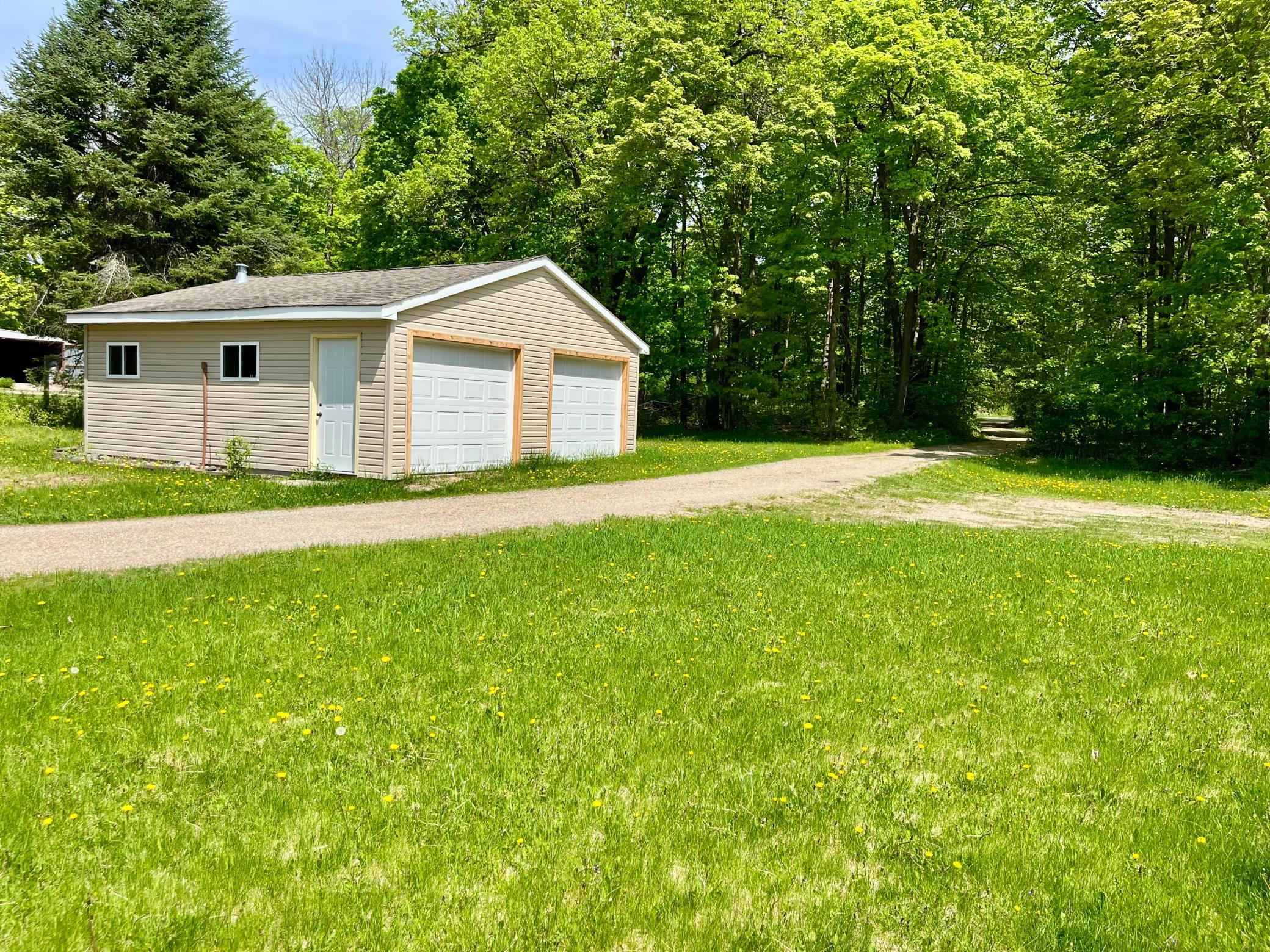 1979 single family home for sale at 49745 County Road 192 in Bowstring Twp, MN — 4 bed, 3 bath (photo 4 of 45)