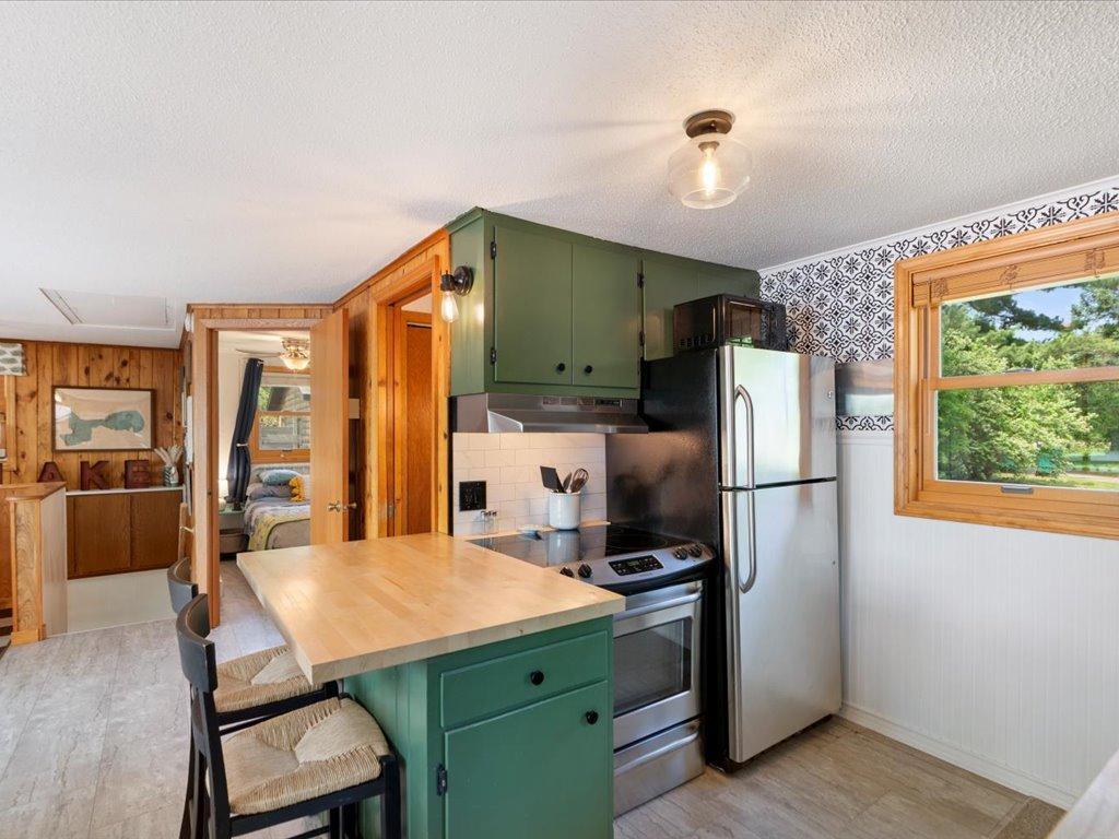 1957 single family home for sale at 29933 391st Place in Aitkin, MN — 1 bed, 2 bath (photo 6 of 24)