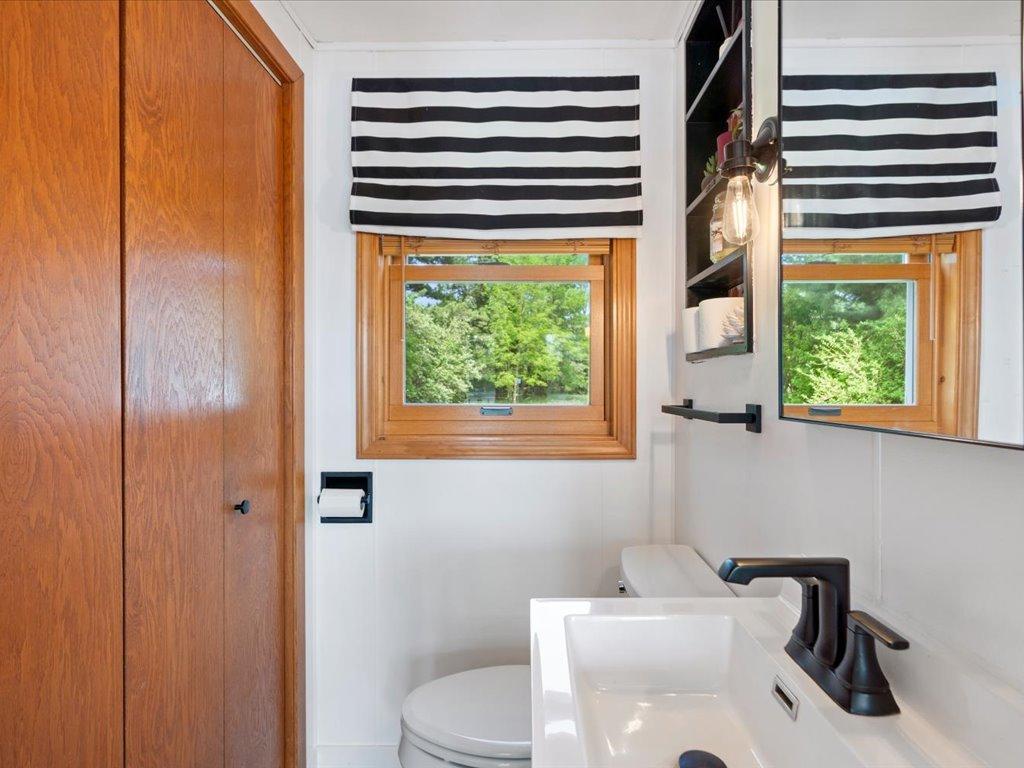 1957 single family home for sale at 29933 391st Place in Aitkin, MN — 1 bed, 2 bath (photo 7 of 24)
