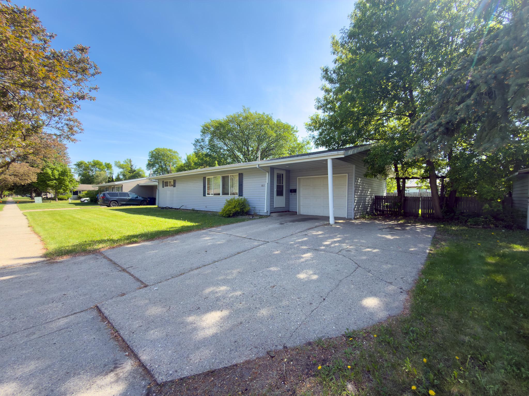 1812 4th Street S, Moorhead MN 56560 - Photo 2 of 28