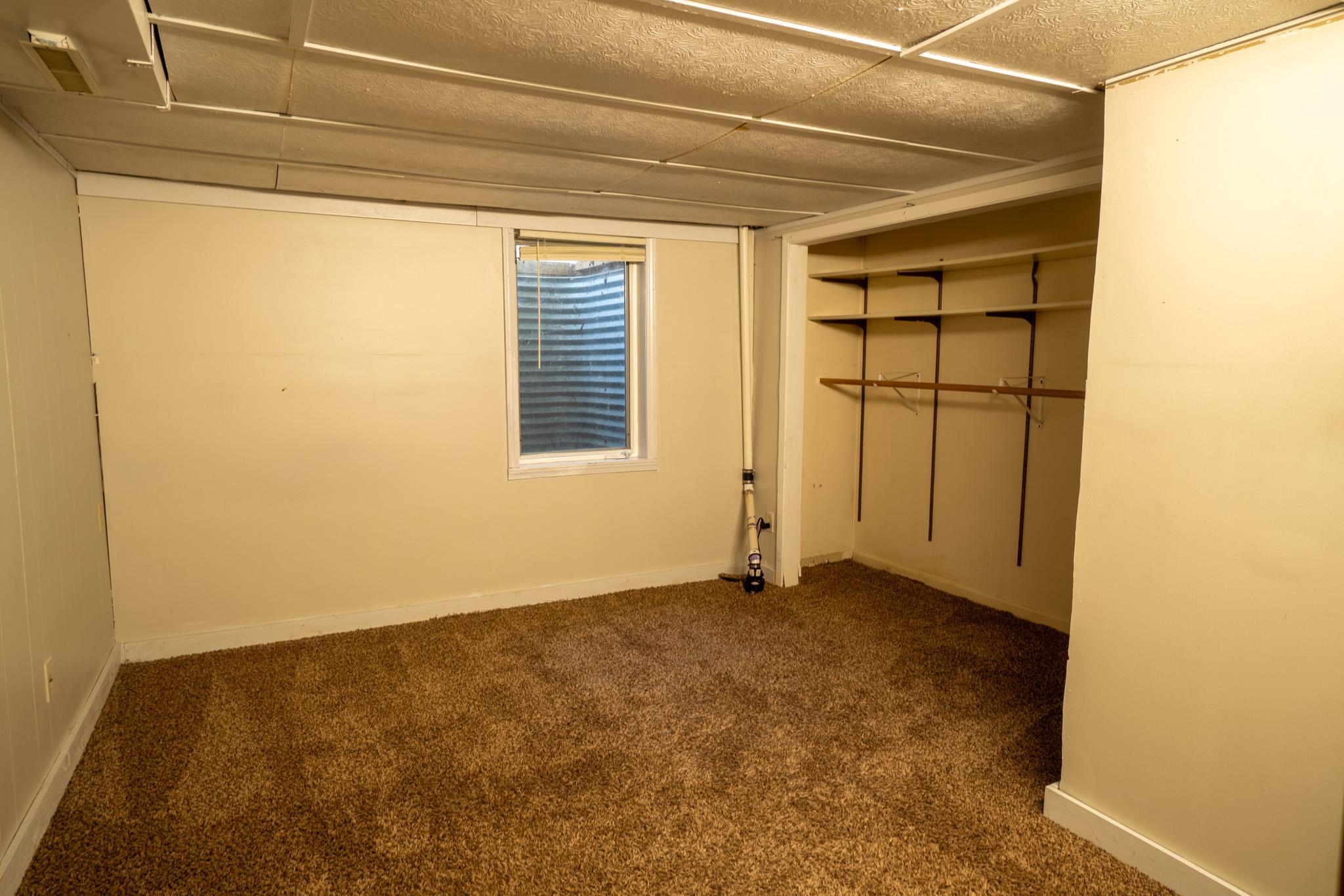 1955 single family home for sale at 1812 4th Street S in Moorhead, MN — 4 bed, 2 bath (photo 20 of 31)