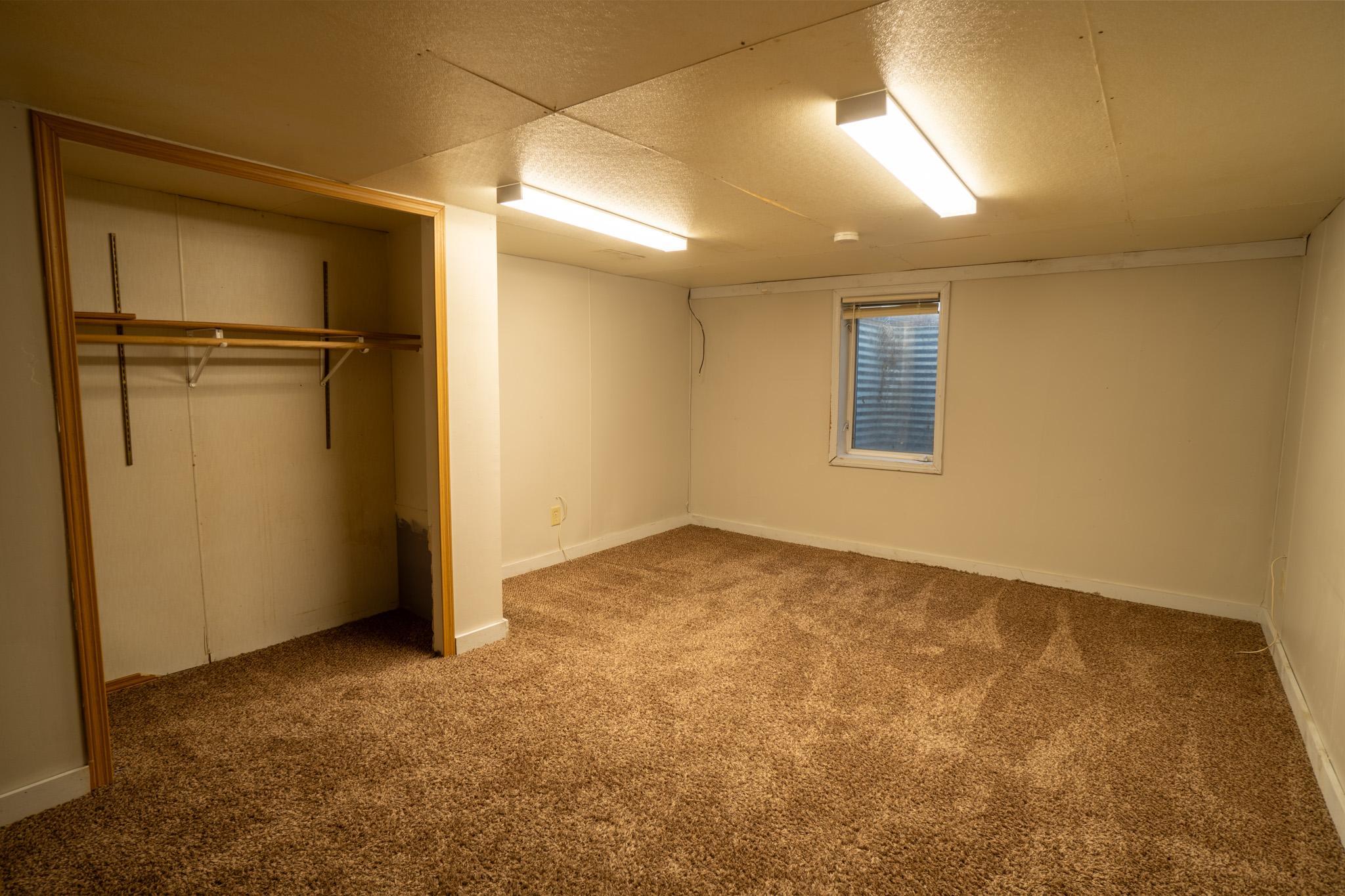 1955 single family home for sale at 1812 4th Street S in Moorhead, MN — 4 bed, 2 bath (photo 22 of 31)