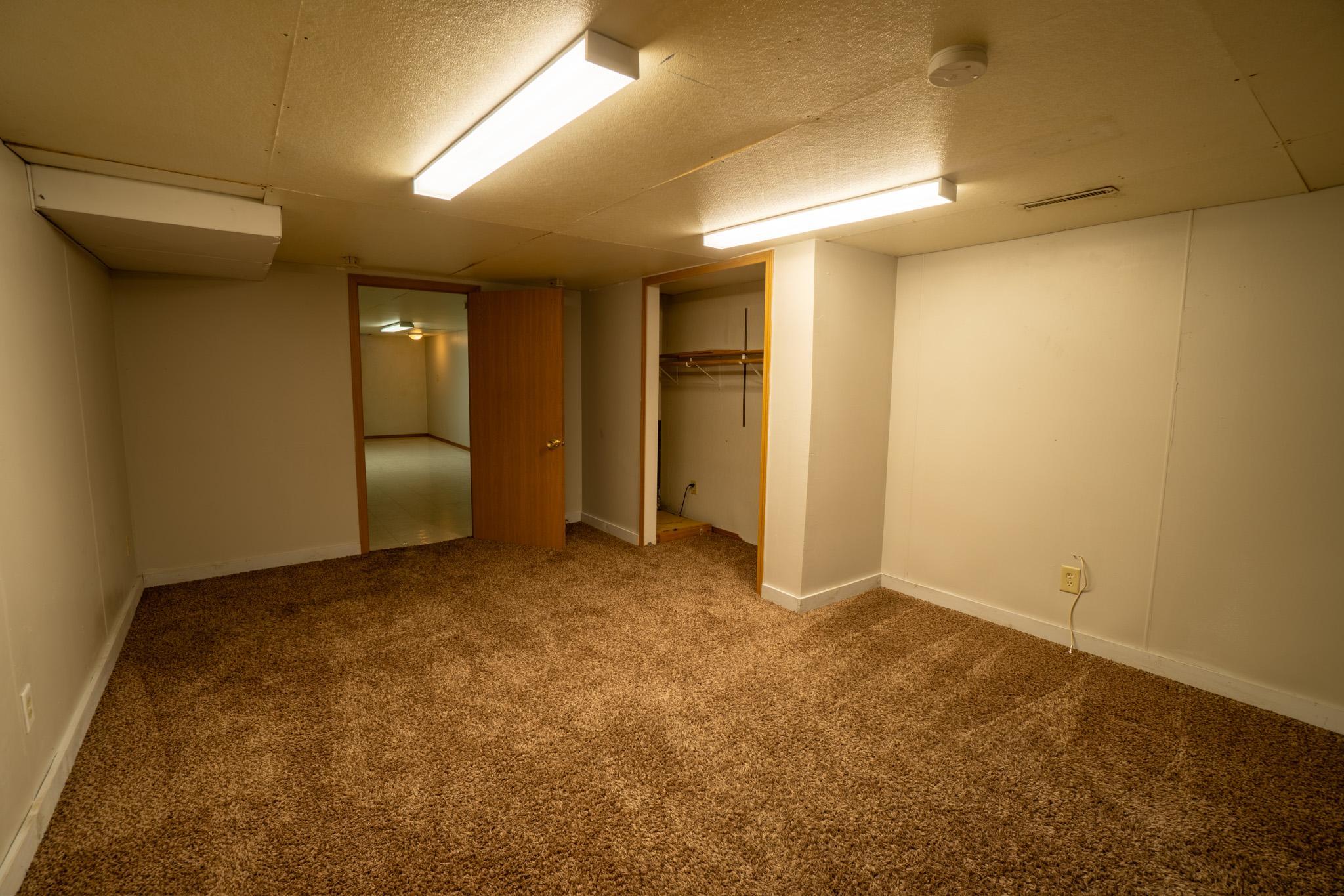 1955 single family home for sale at 1812 4th Street S in Moorhead, MN — 4 bed, 2 bath (photo 23 of 31)