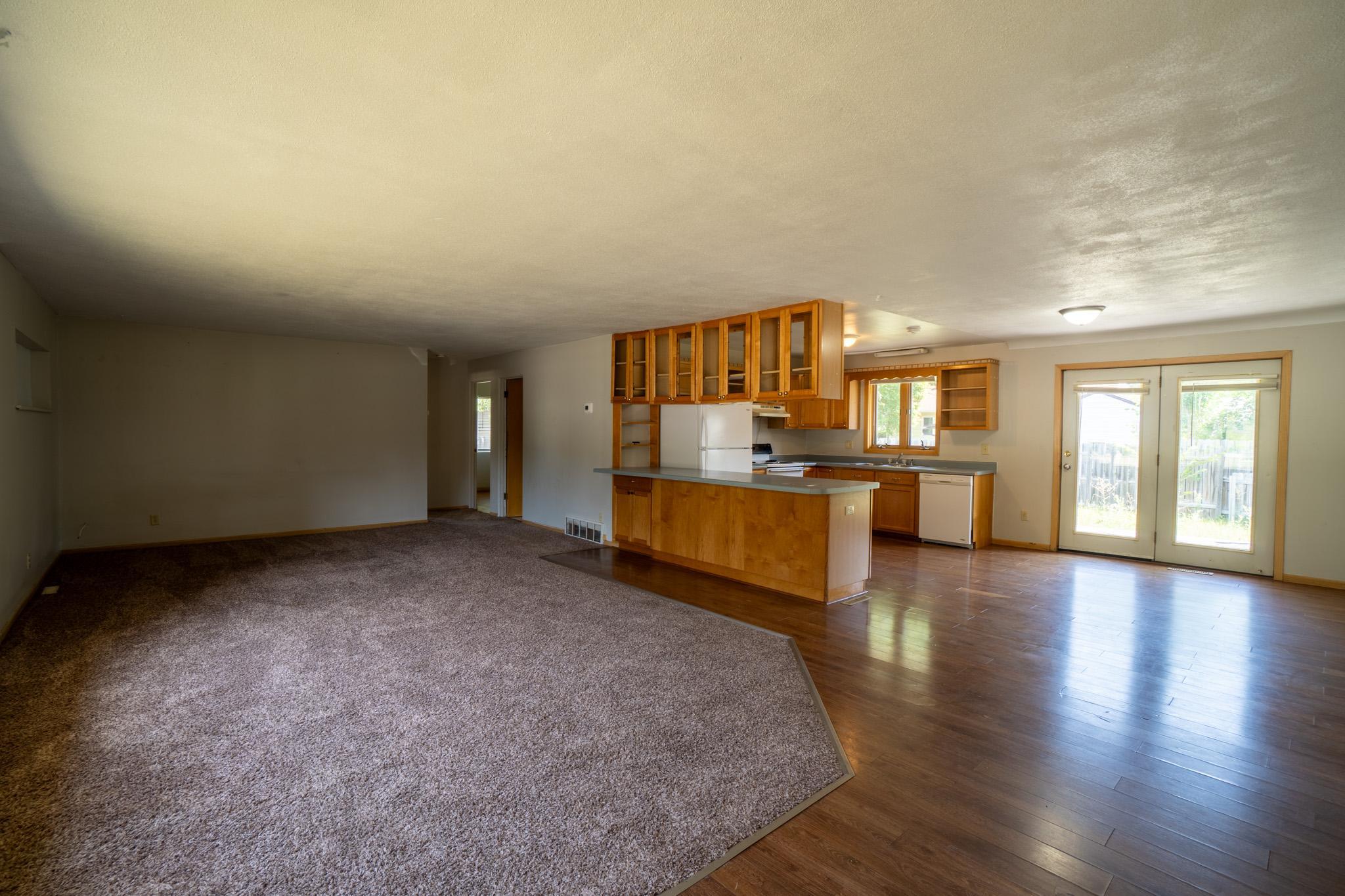 1955 single family home for sale at 1812 4th Street S in Moorhead, MN — 4 bed, 2 bath (photo 6 of 31)