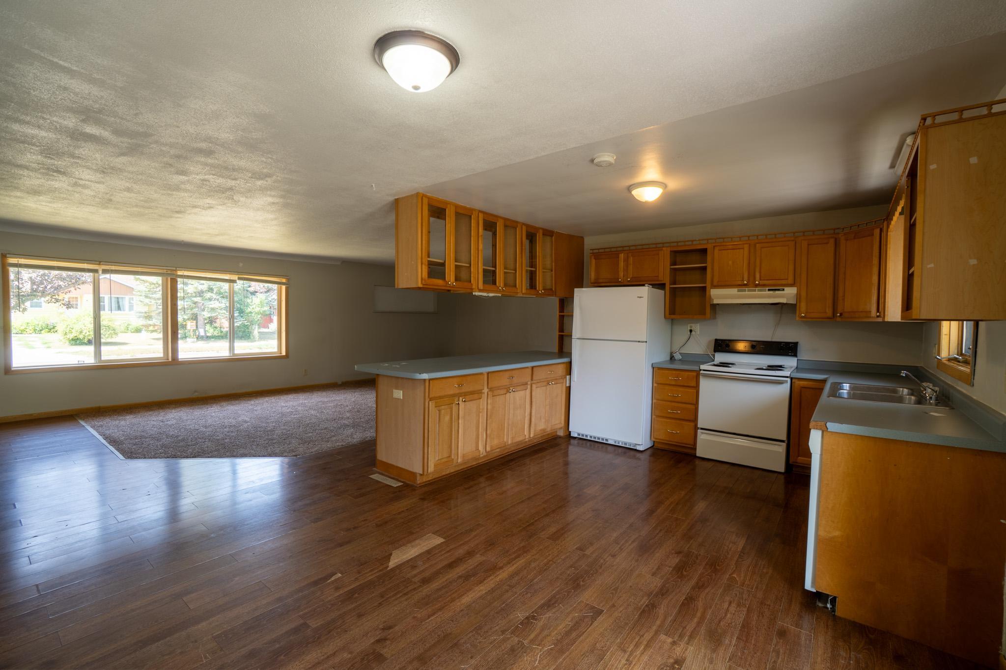 1955 single family home for sale at 1812 4th Street S in Moorhead, MN — 4 bed, 2 bath (photo 9 of 31)