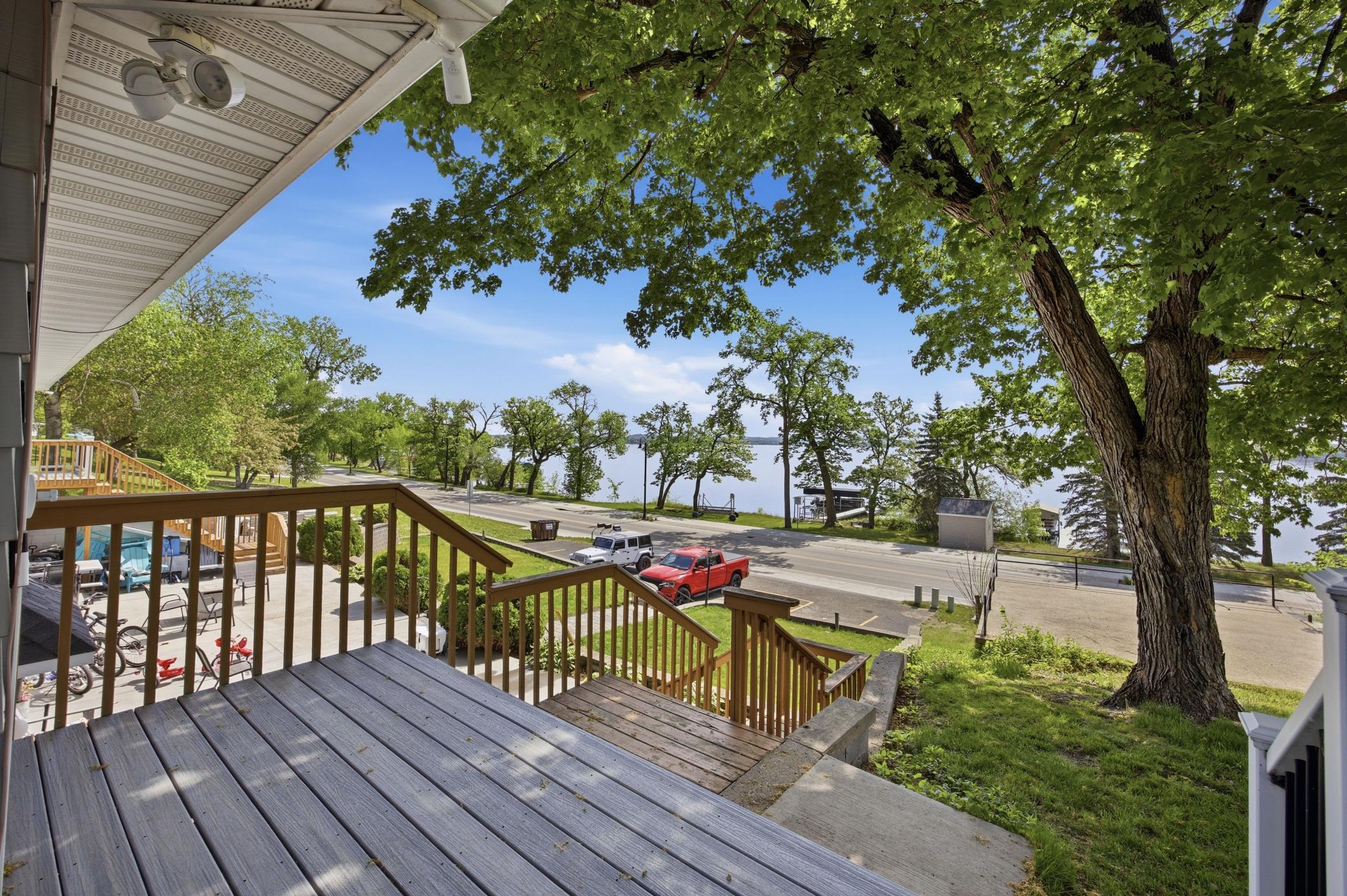 1965 townhouse for sale at 1112 W Lake Drive in Detroit Lakes, MN — 3 bed, 1 bath (photo 2 of 12)