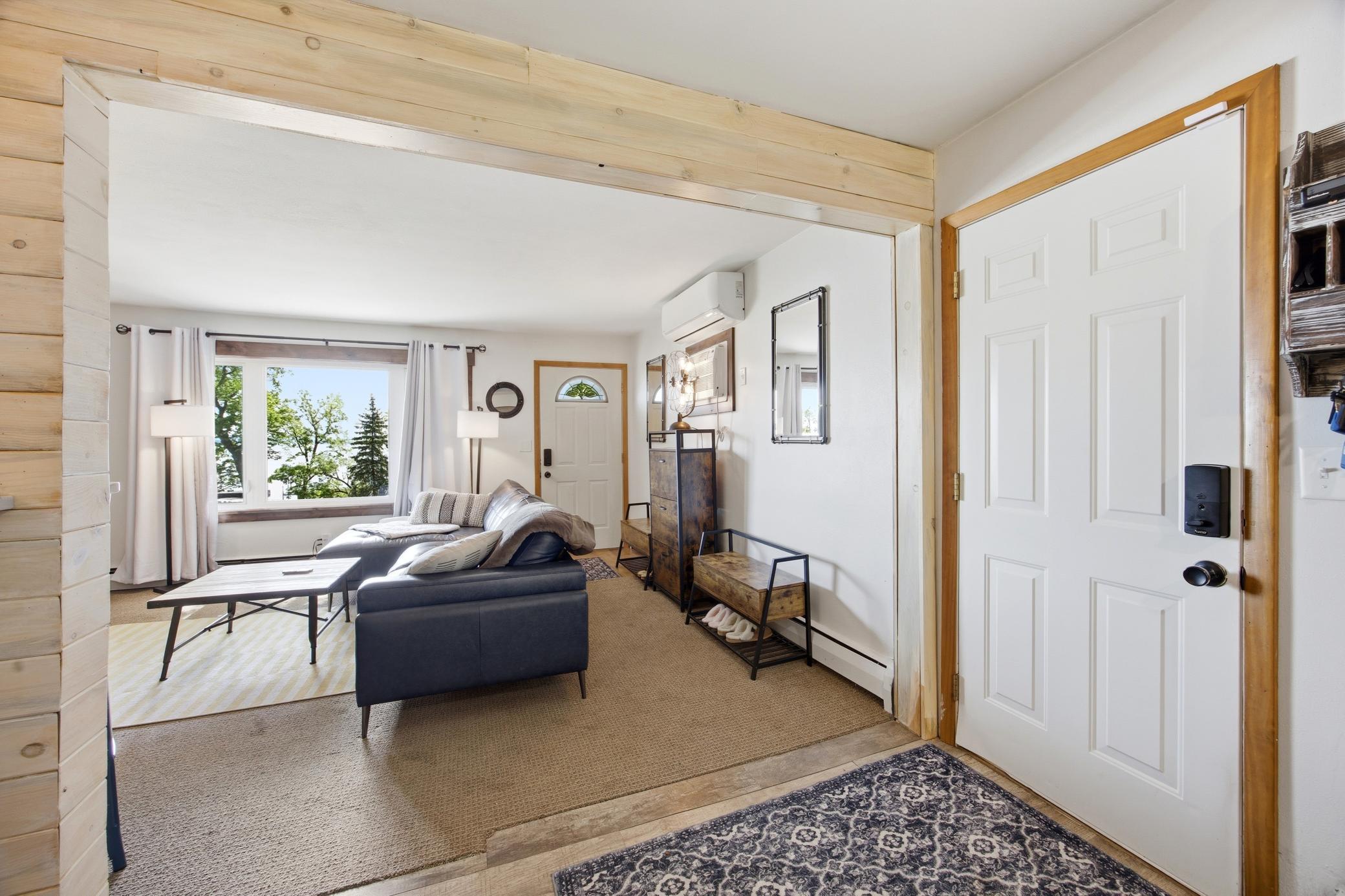 1965 townhouse for sale at 1112 W Lake Drive in Detroit Lakes, MN — 3 bed, 1 bath (photo 5 of 12)