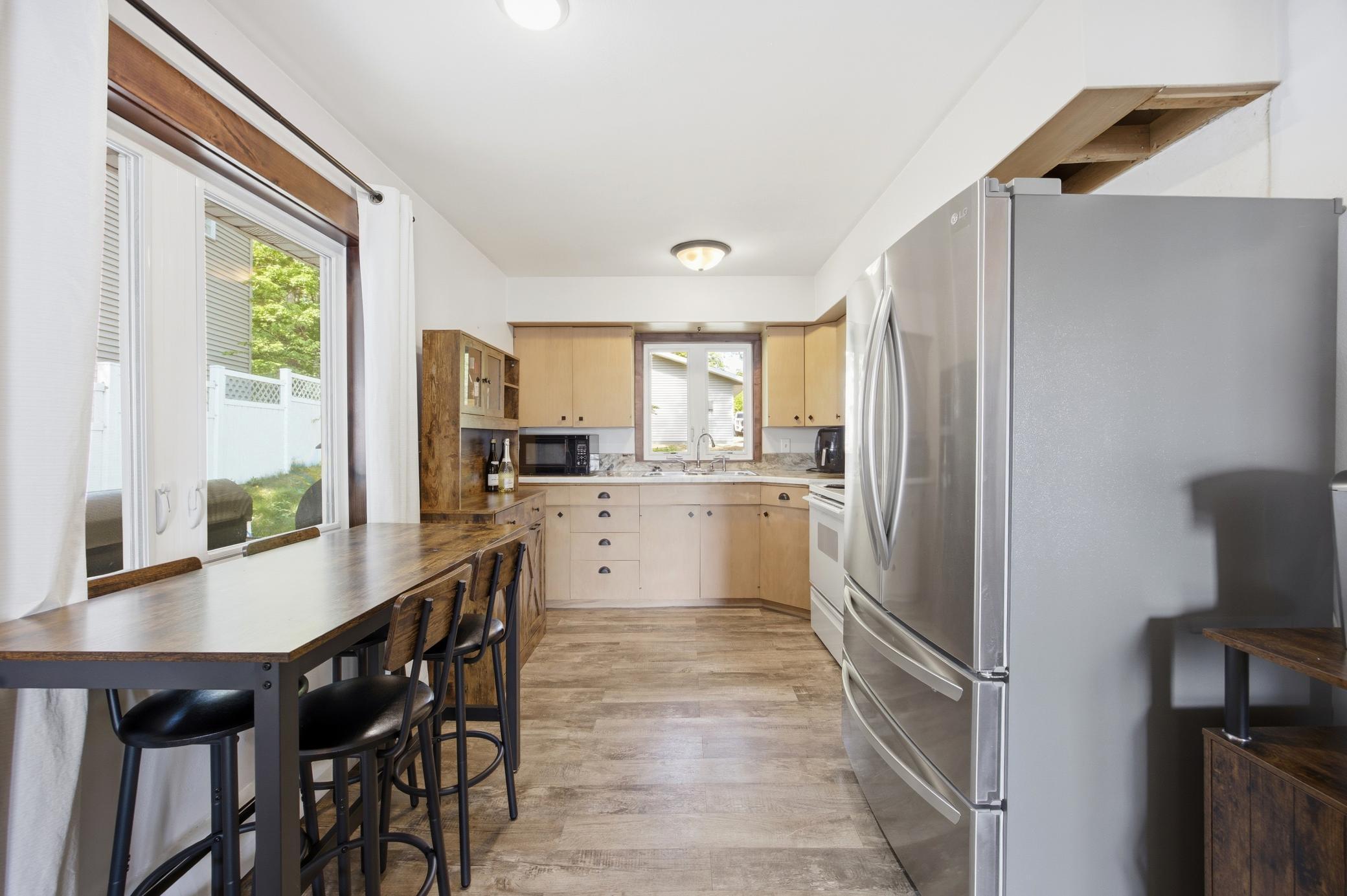 1965 townhouse for sale at 1112 W Lake Drive in Detroit Lakes, MN — 3 bed, 1 bath (photo 7 of 12)