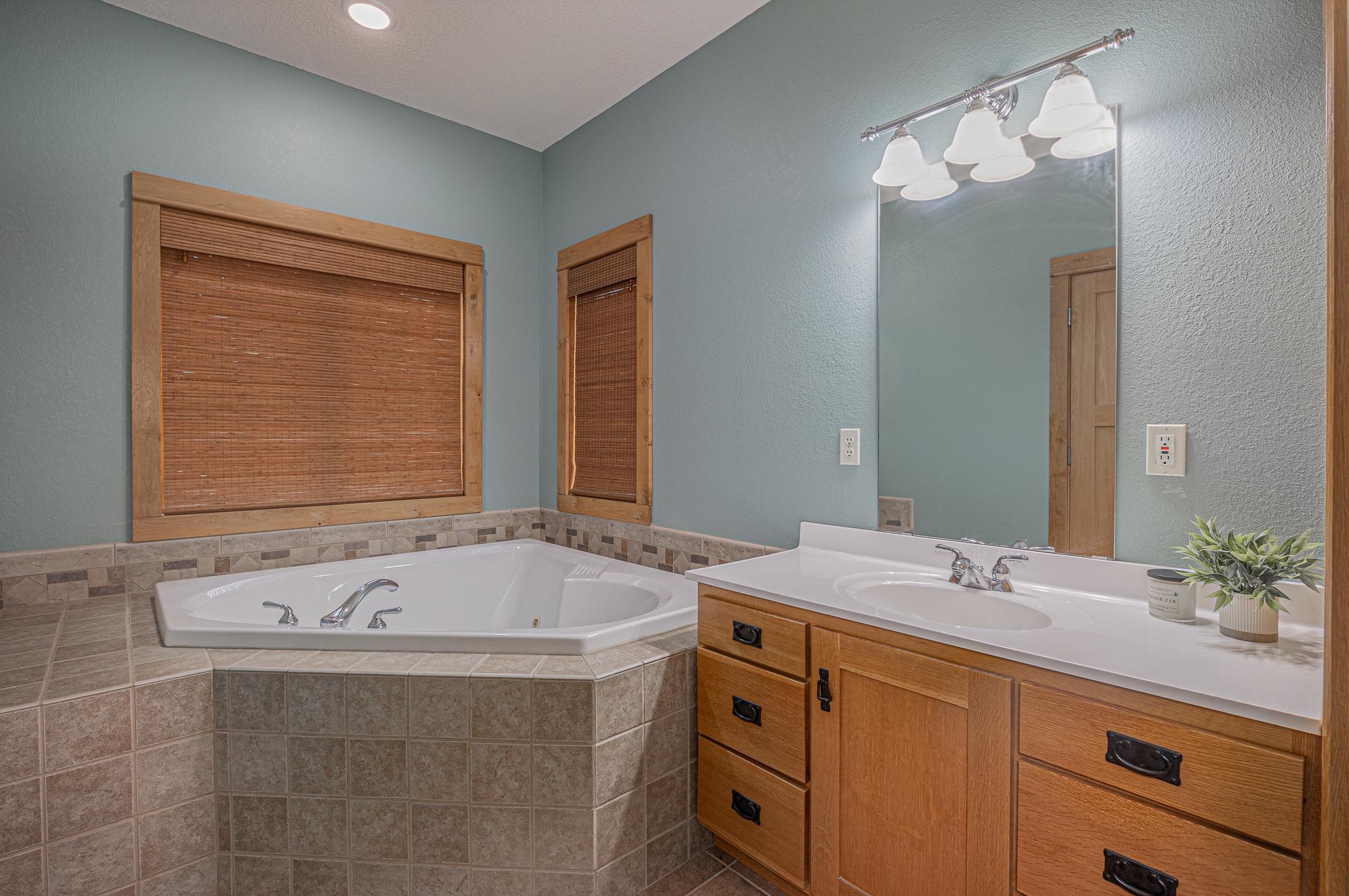 2004 single family home for sale at 3677 County 54 NE in Longville, MN — 3 bed, 4 bath (photo 18 of 66)