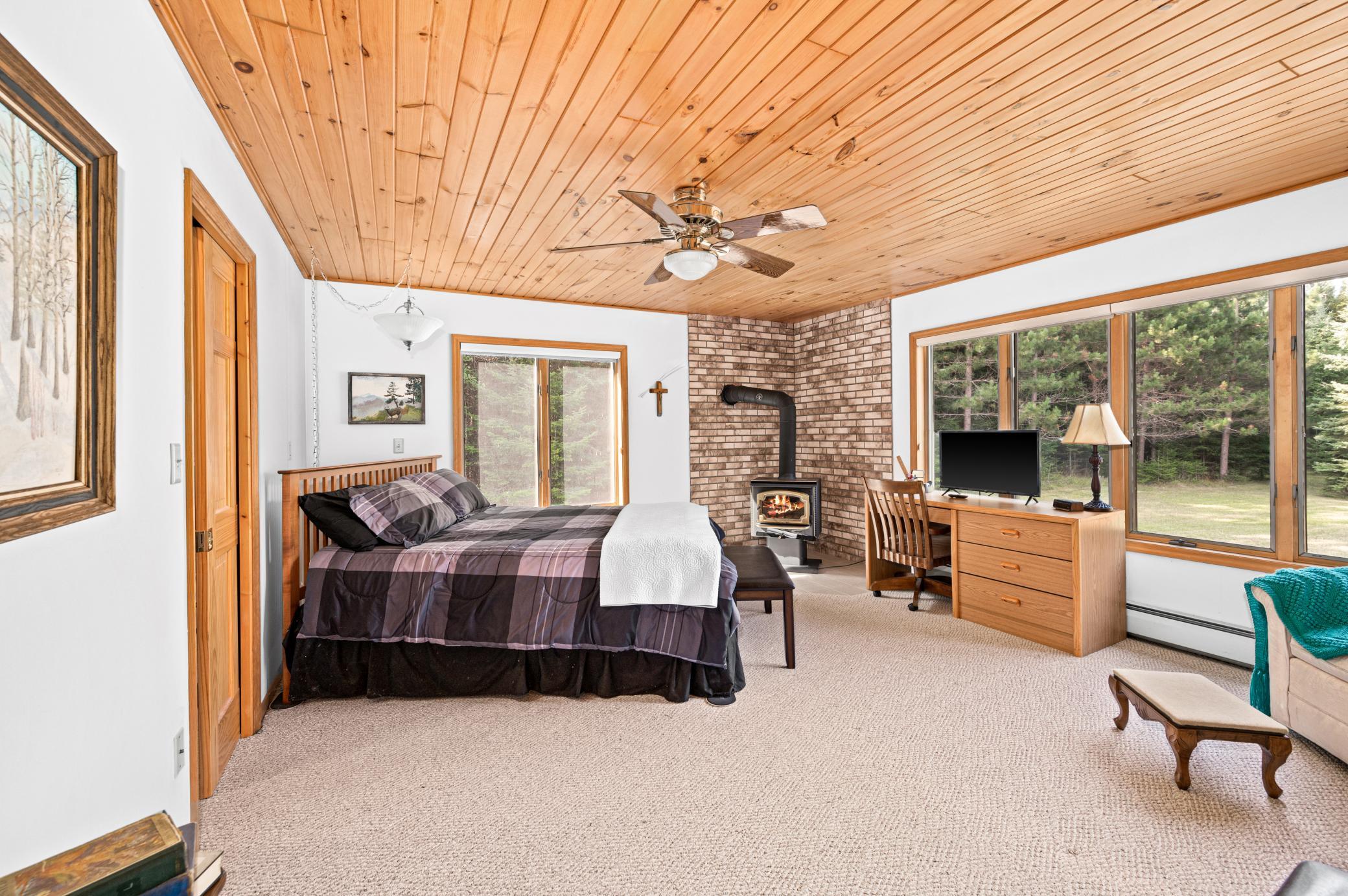 1994 single family home for sale at 51301 Pine Point Road in Bigfork, MN — 3 bed, 3 bath (photo 22 of 63)