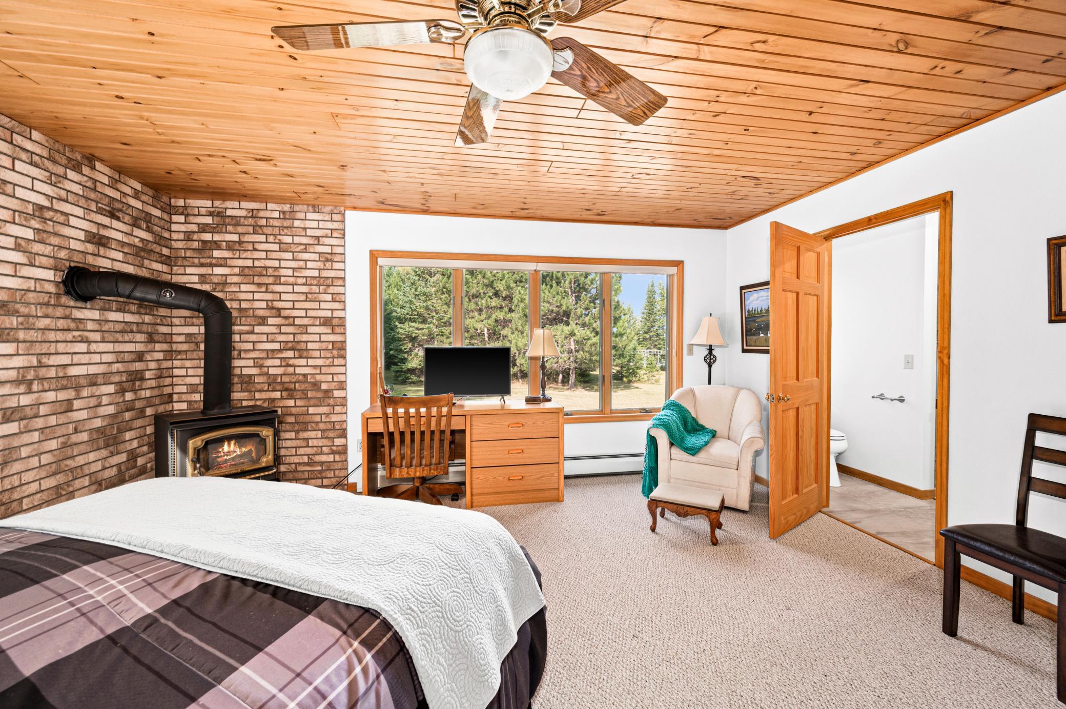 1994 single family home for sale at 51301 Pine Point Road in Bigfork, MN — 3 bed, 3 bath (photo 23 of 63)