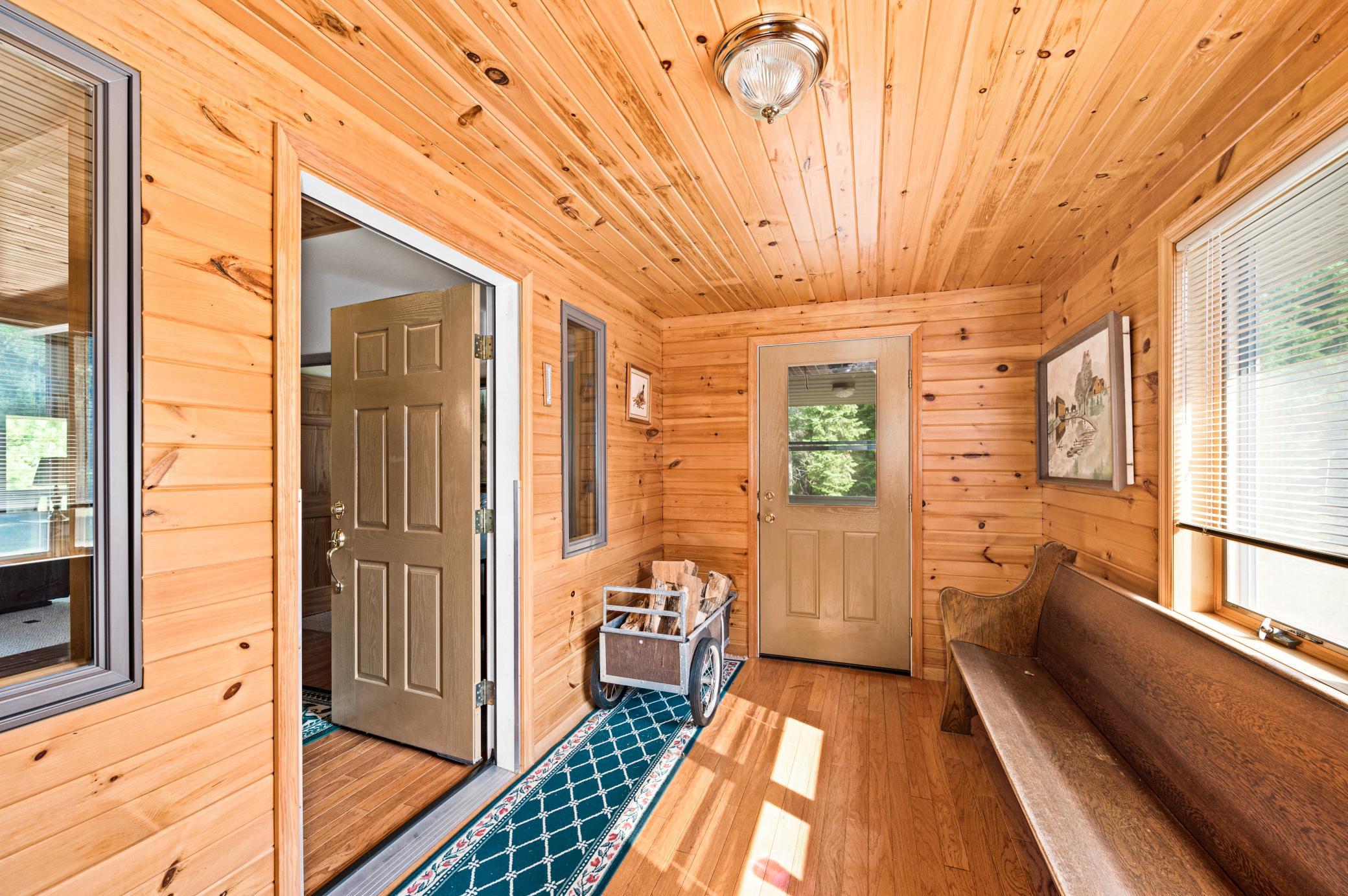 1994 single family home for sale at 51301 Pine Point Road in Bigfork, MN — 3 bed, 3 bath (photo 5 of 63)