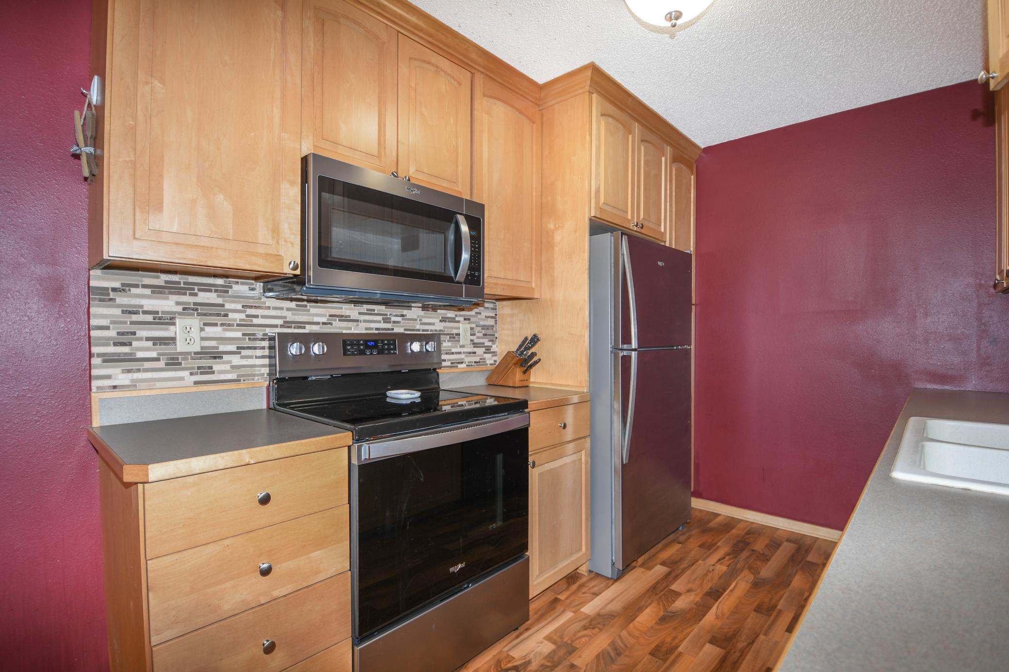 1513 28th Avenue S, Fargo ND 58103 - Photo 4 of 31