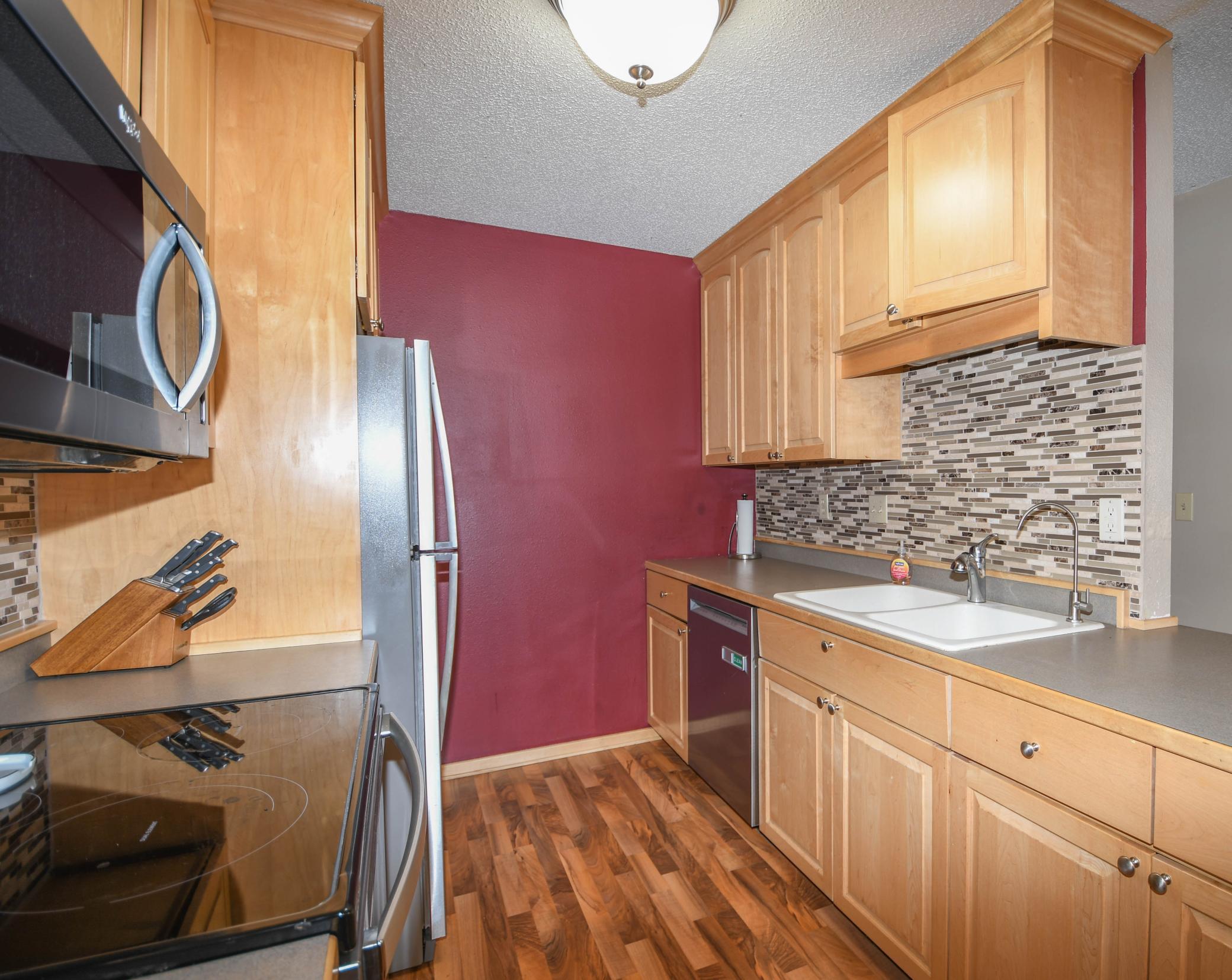1513 28th Avenue S, Fargo ND 58103 - Photo 5 of 31