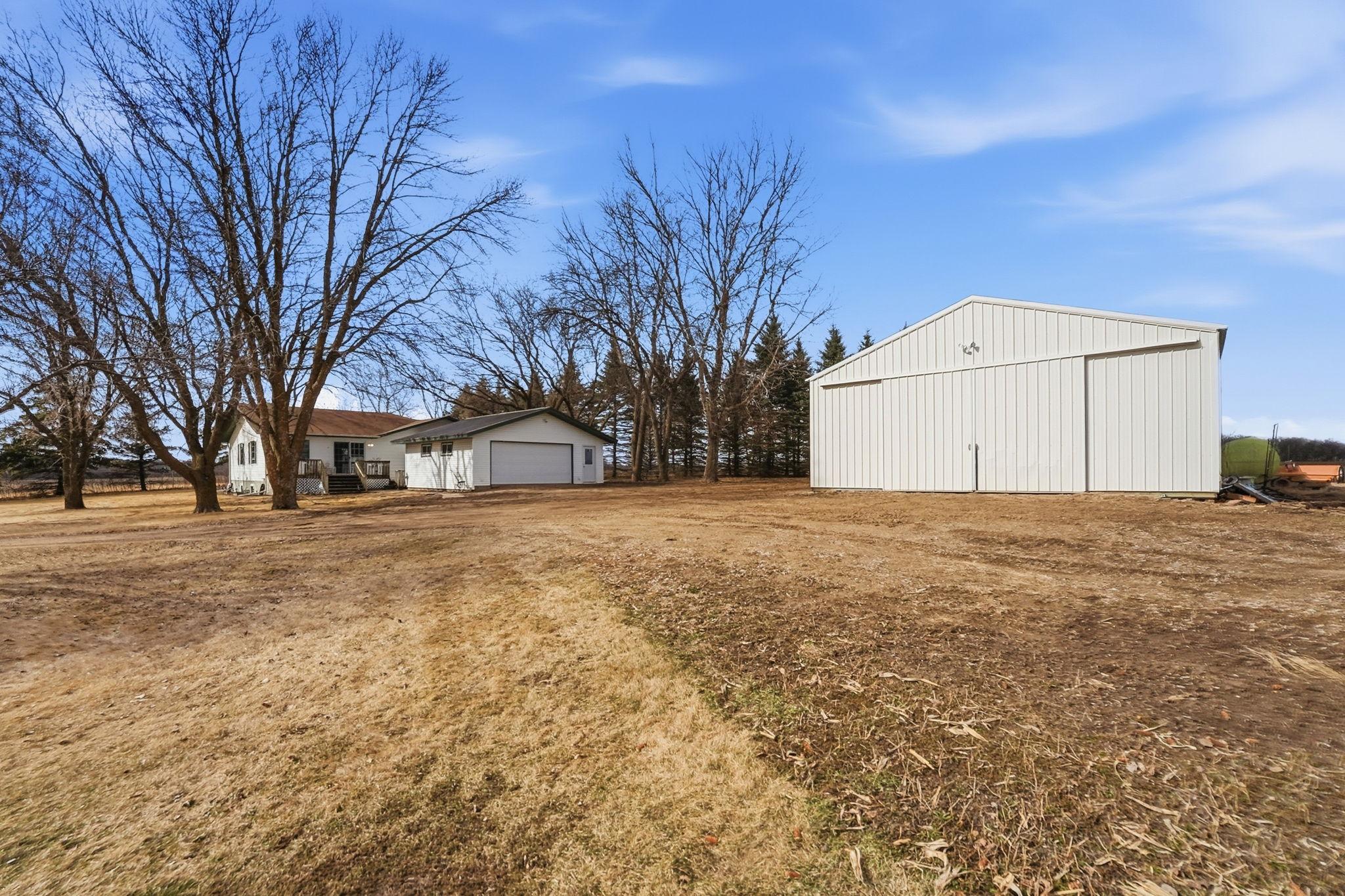 1980 single family home for sale at 15682 150th Street in Osakis, MN — 2 bed, 2 bath (photo 2 of 32)