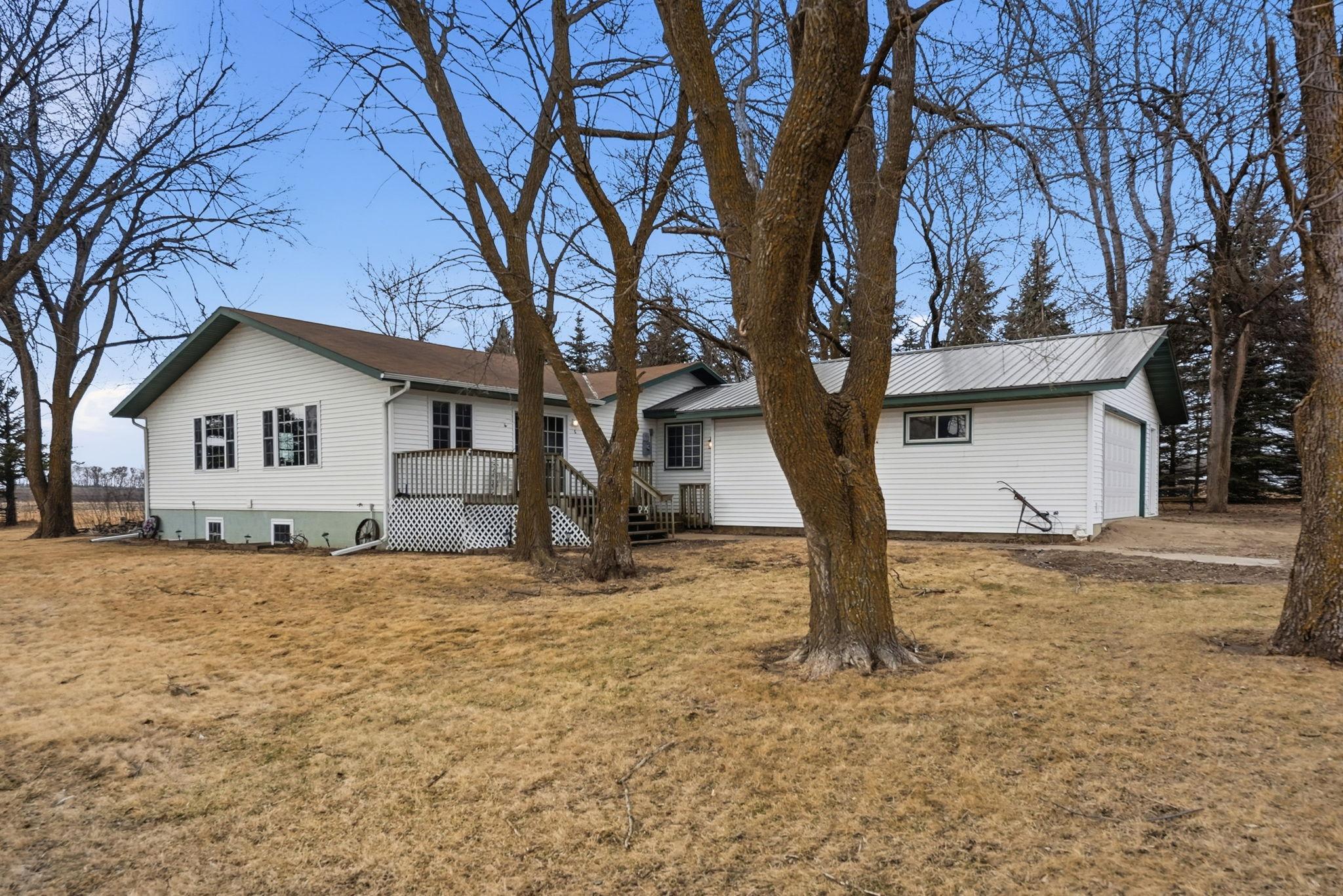 1980 single family home for sale at 15682 150th Street in Osakis, MN — 2 bed, 2 bath (photo 4 of 32)