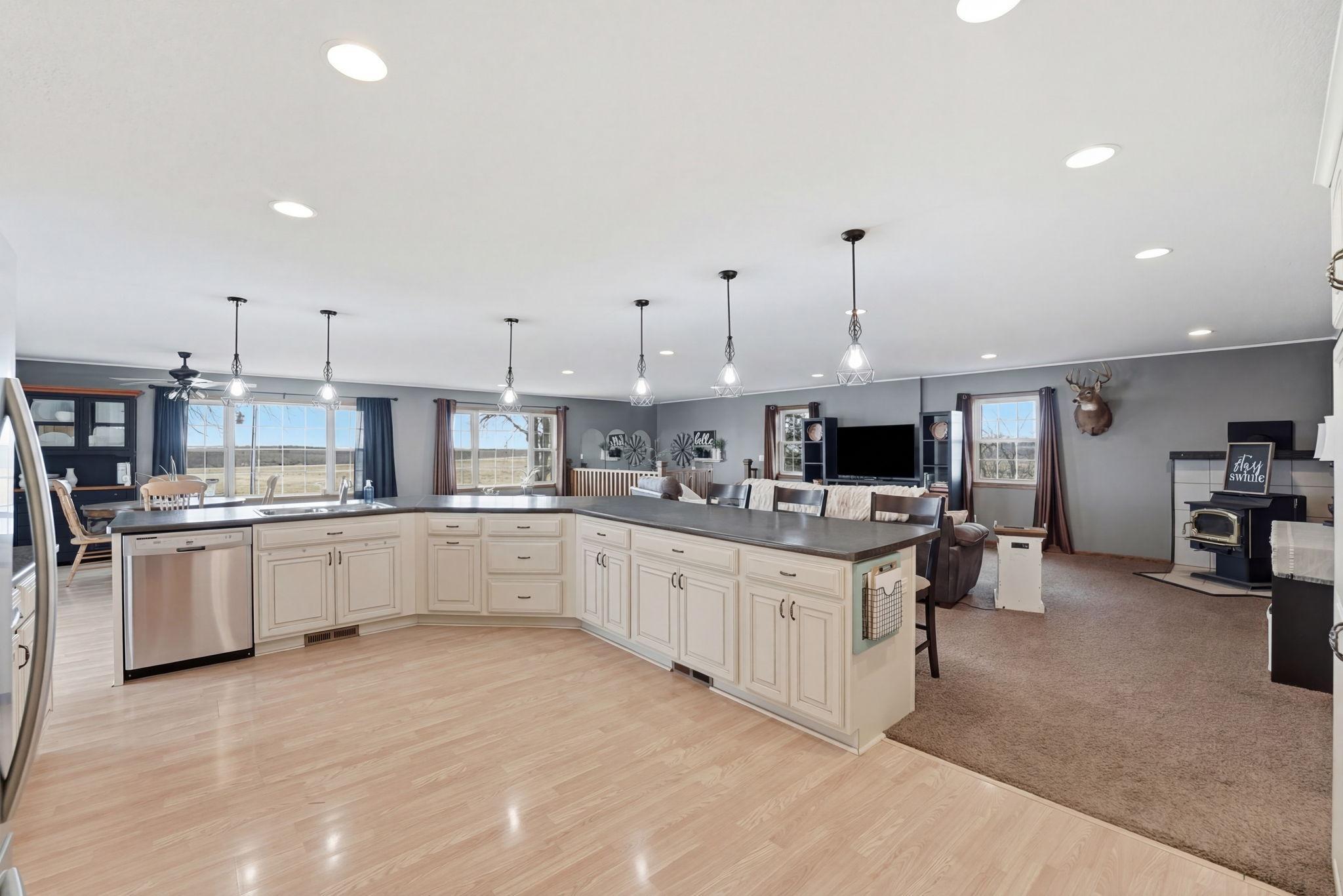 1980 single family home for sale at 15682 150th Street in Osakis, MN — 2 bed, 2 bath (photo 6 of 32)