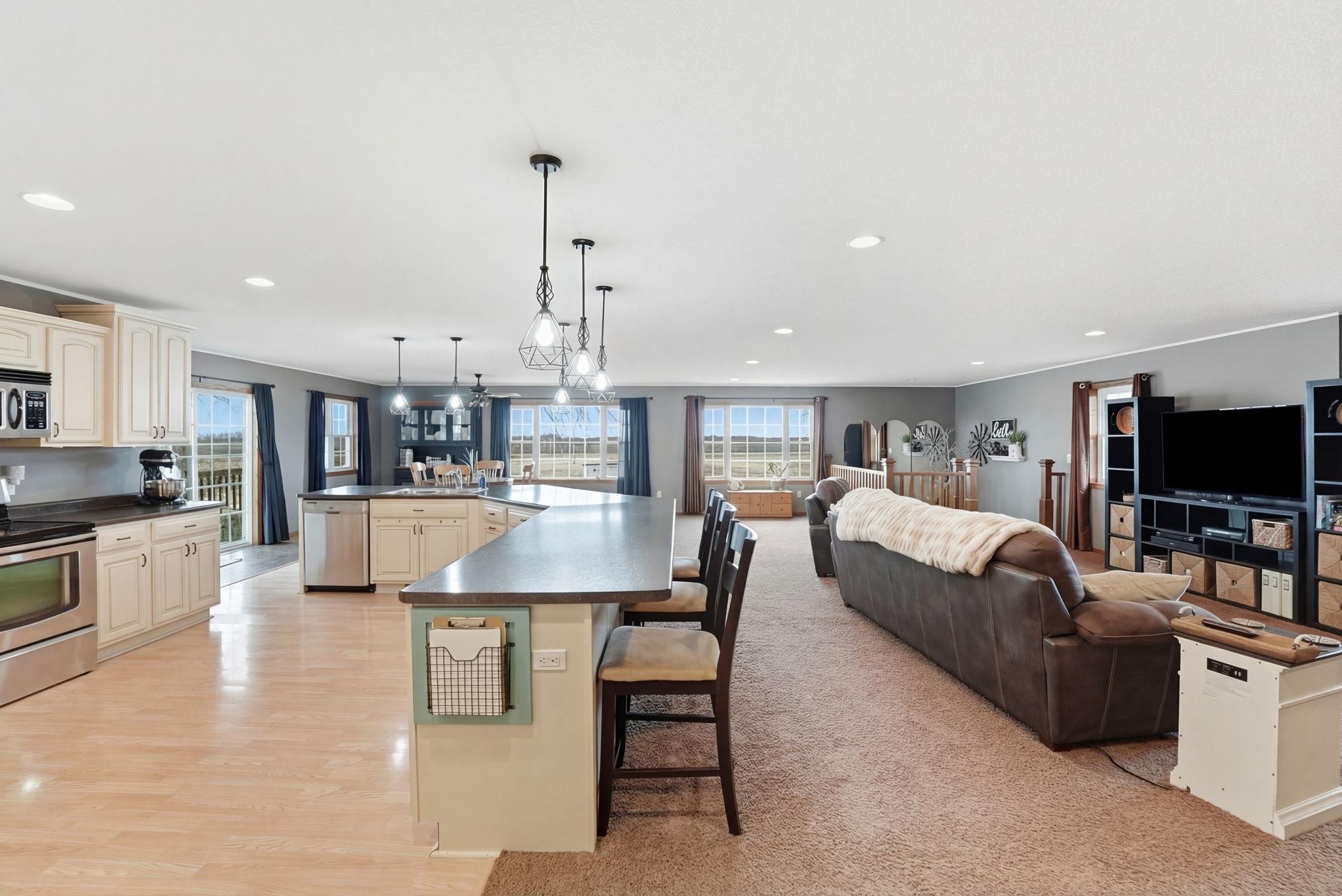 1980 single family home for sale at 15682 150th Street in Osakis, MN — 2 bed, 2 bath (photo 10 of 32)