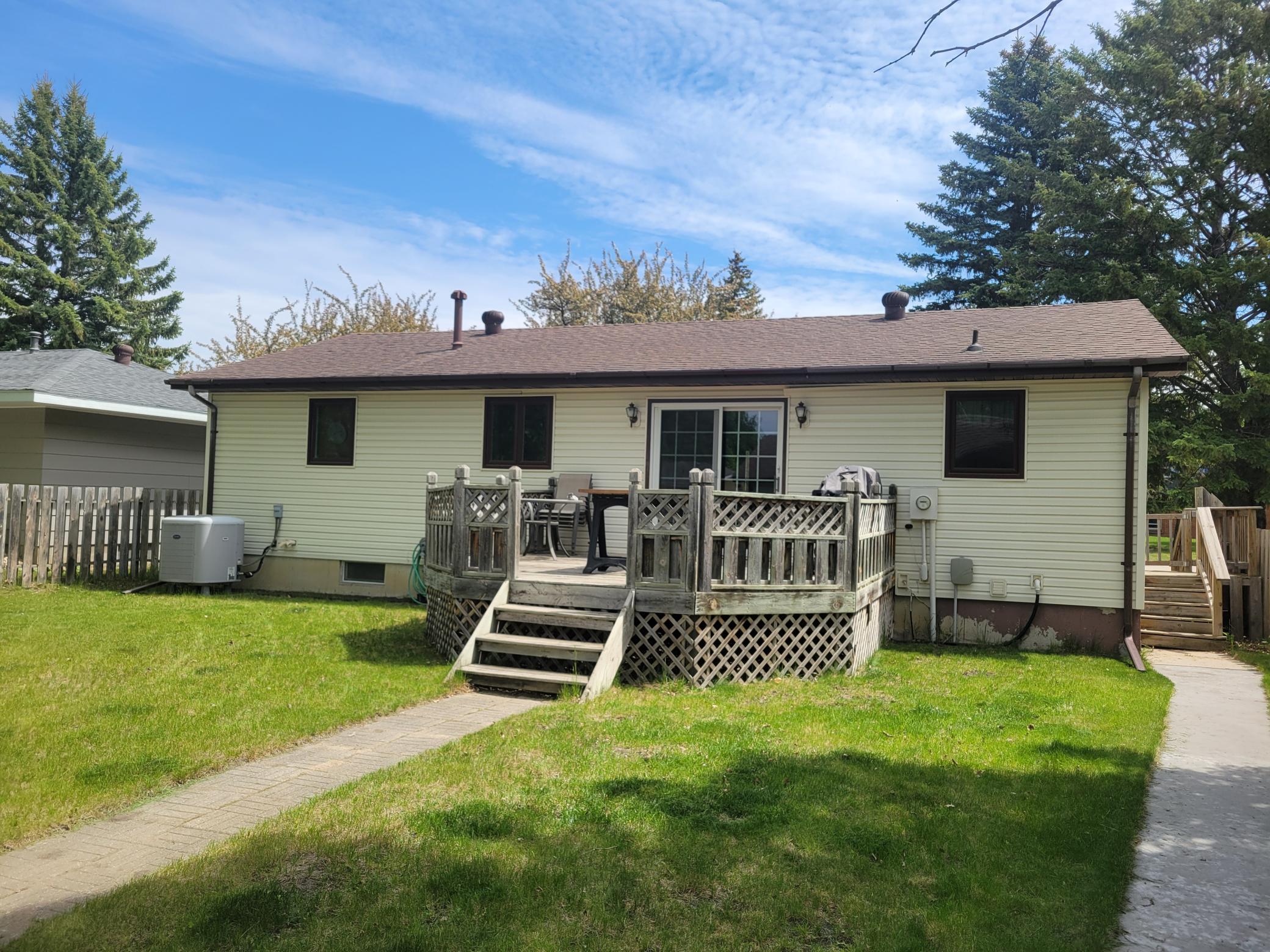 425 Spruce Avenue S, Thief River Falls MN 56701 - Photo 11 of 13