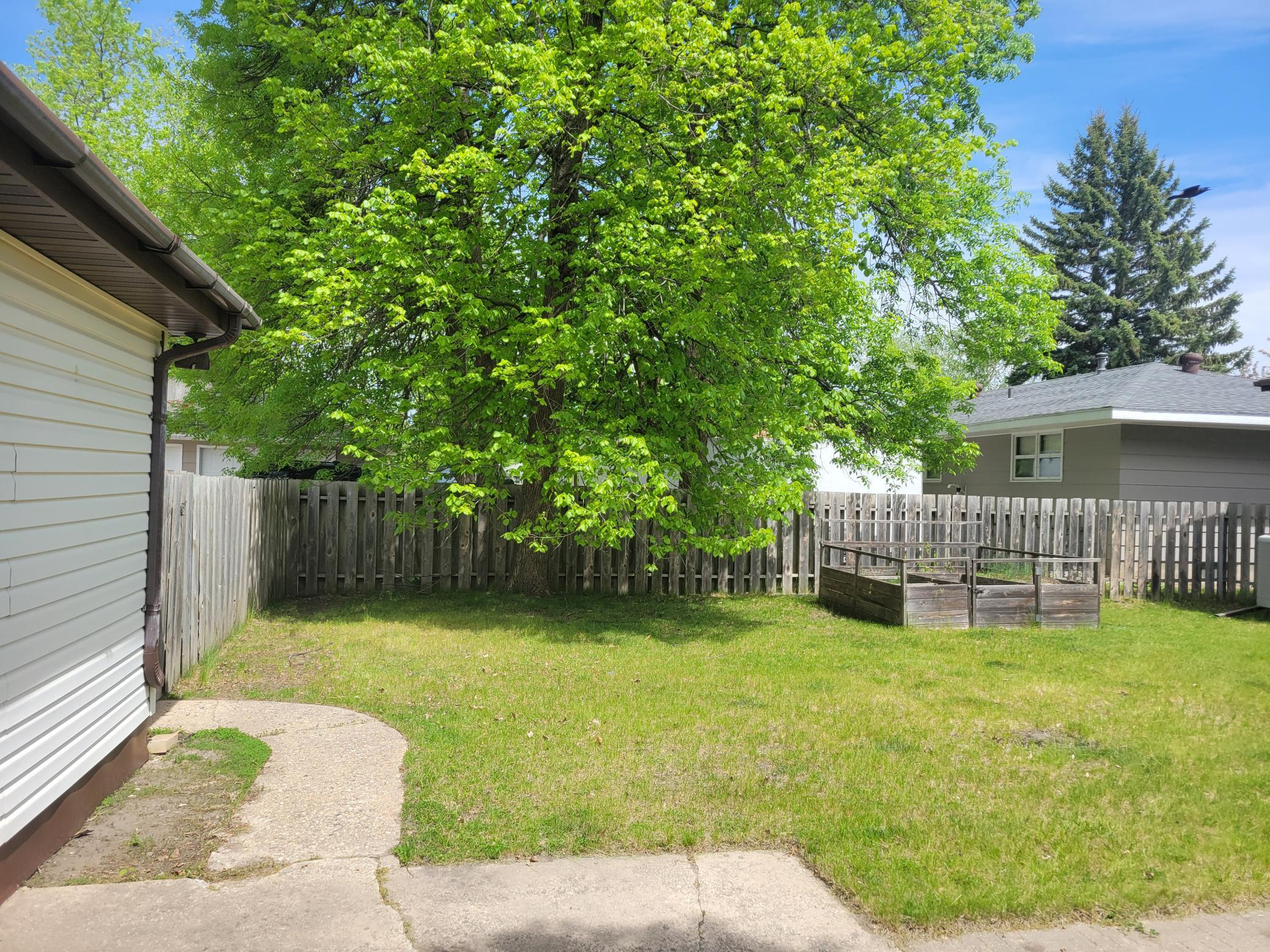 425 Spruce Avenue S, Thief River Falls MN 56701 - Photo 12 of 13