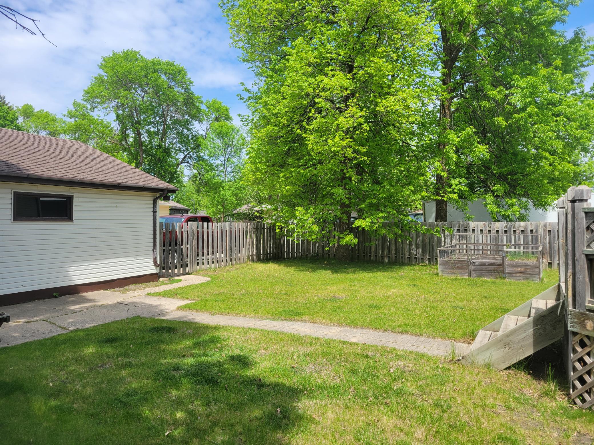 425 Spruce Avenue S, Thief River Falls MN 56701 - Photo 8 of 13