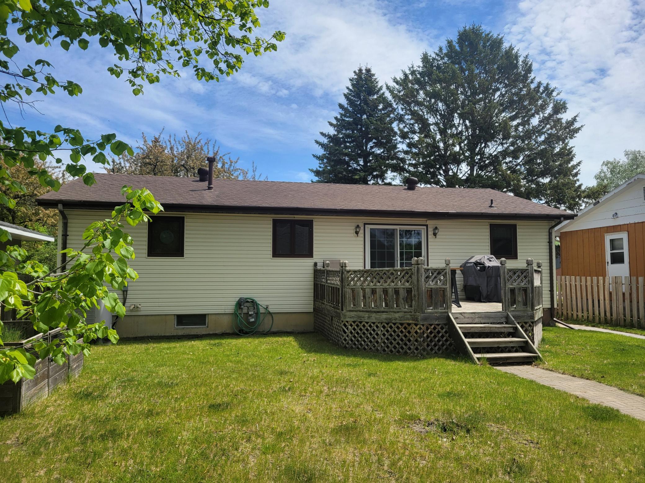425 Spruce Avenue S, Thief River Falls MN 56701 - Photo 10 of 13