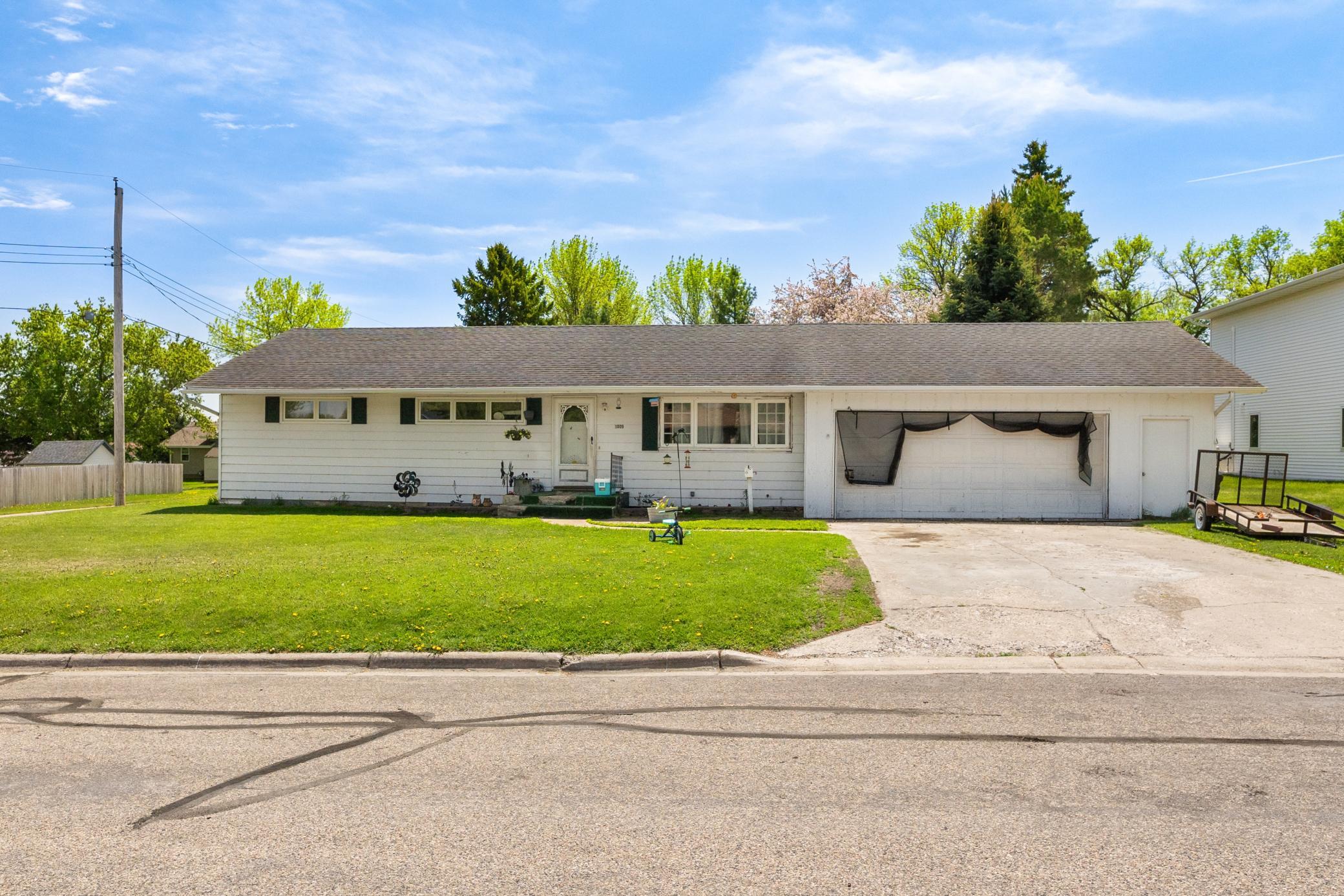1955 single family home for sale at 1009 8th Street in Portland, ND — 3 bed, 2 bath