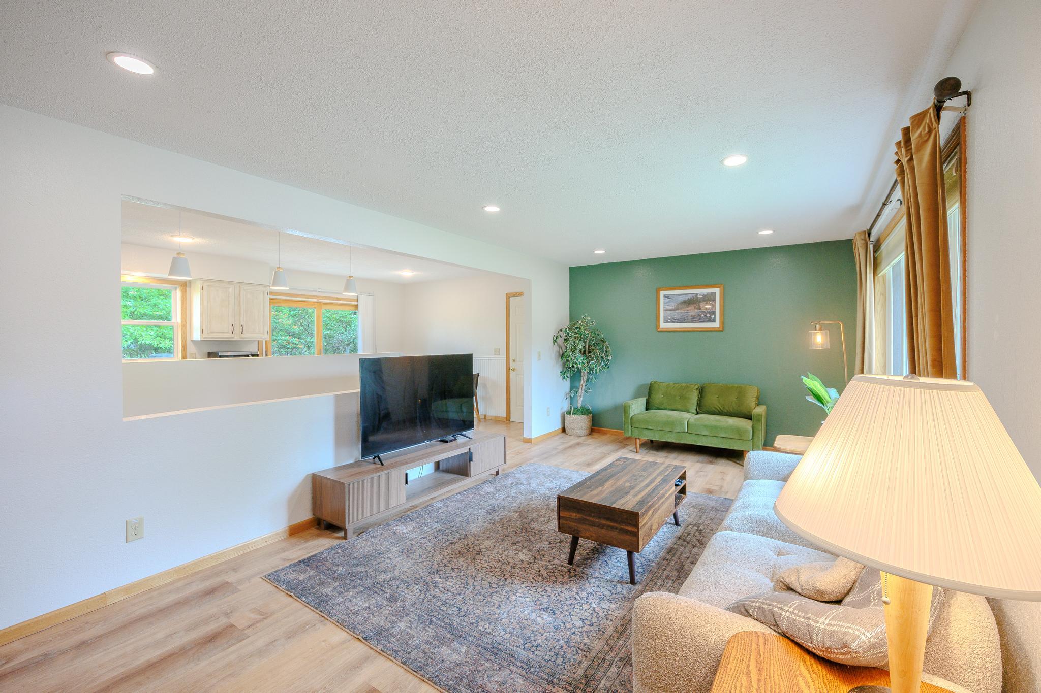 1976 single family home for sale at 102 Robertson Drive NW in Bemidji, MN — 3 bed, 2 bath (photo 2 of 40)