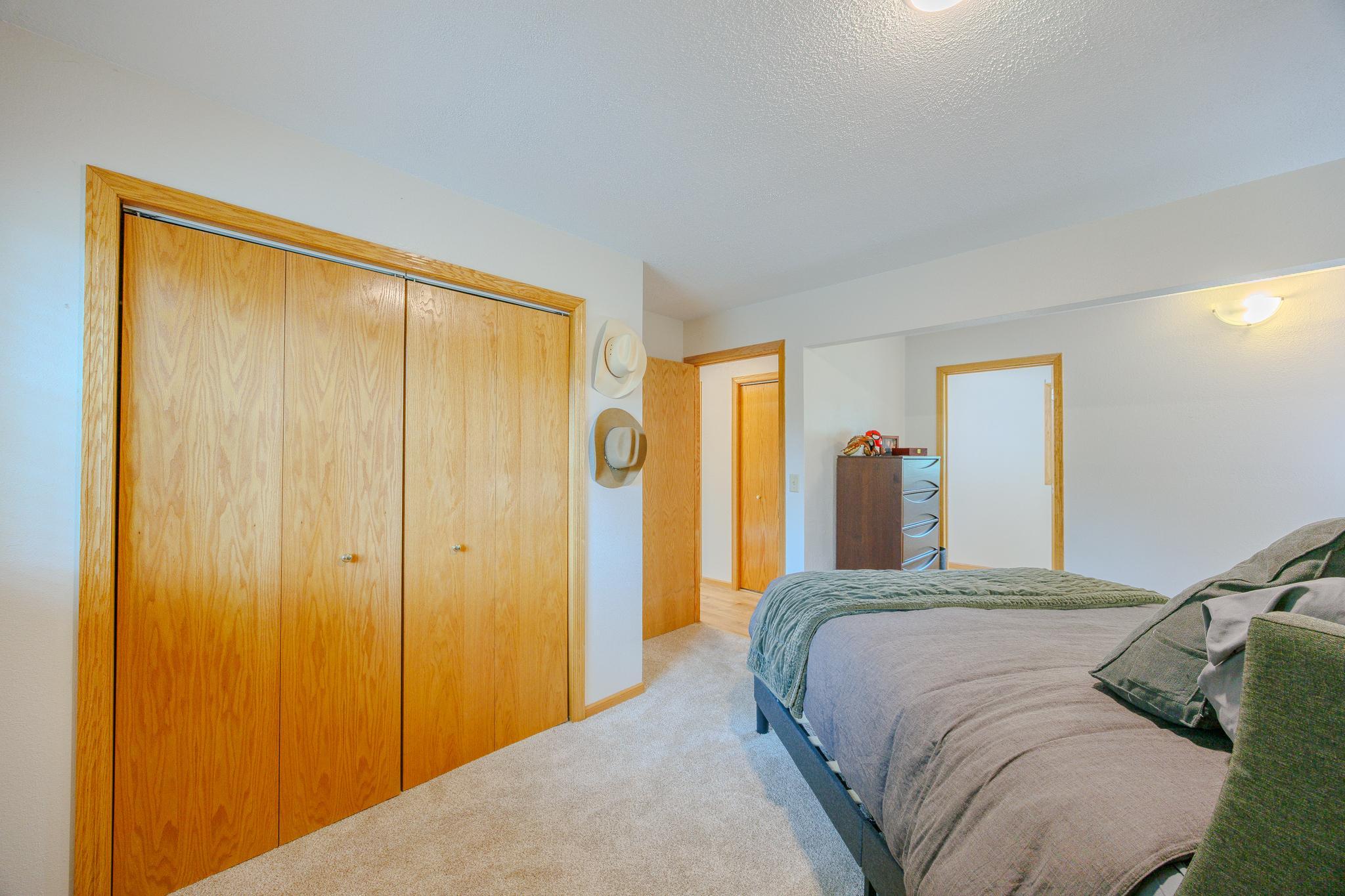 1976 single family home for sale at 102 Robertson Drive NW in Bemidji, MN — 3 bed, 2 bath (photo 11 of 40)