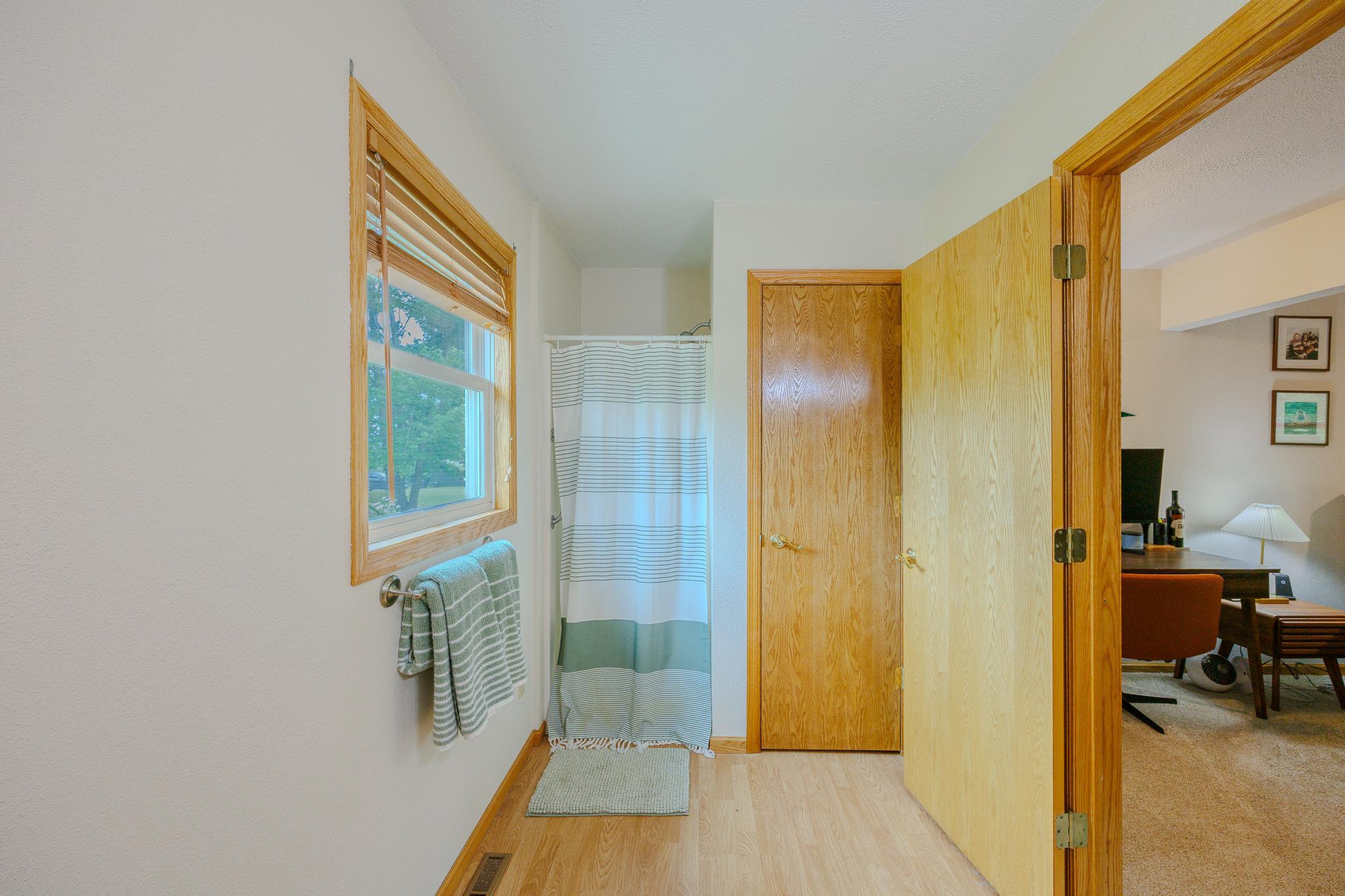 1976 single family home for sale at 102 Robertson Drive NW in Bemidji, MN — 3 bed, 2 bath (photo 14 of 40)