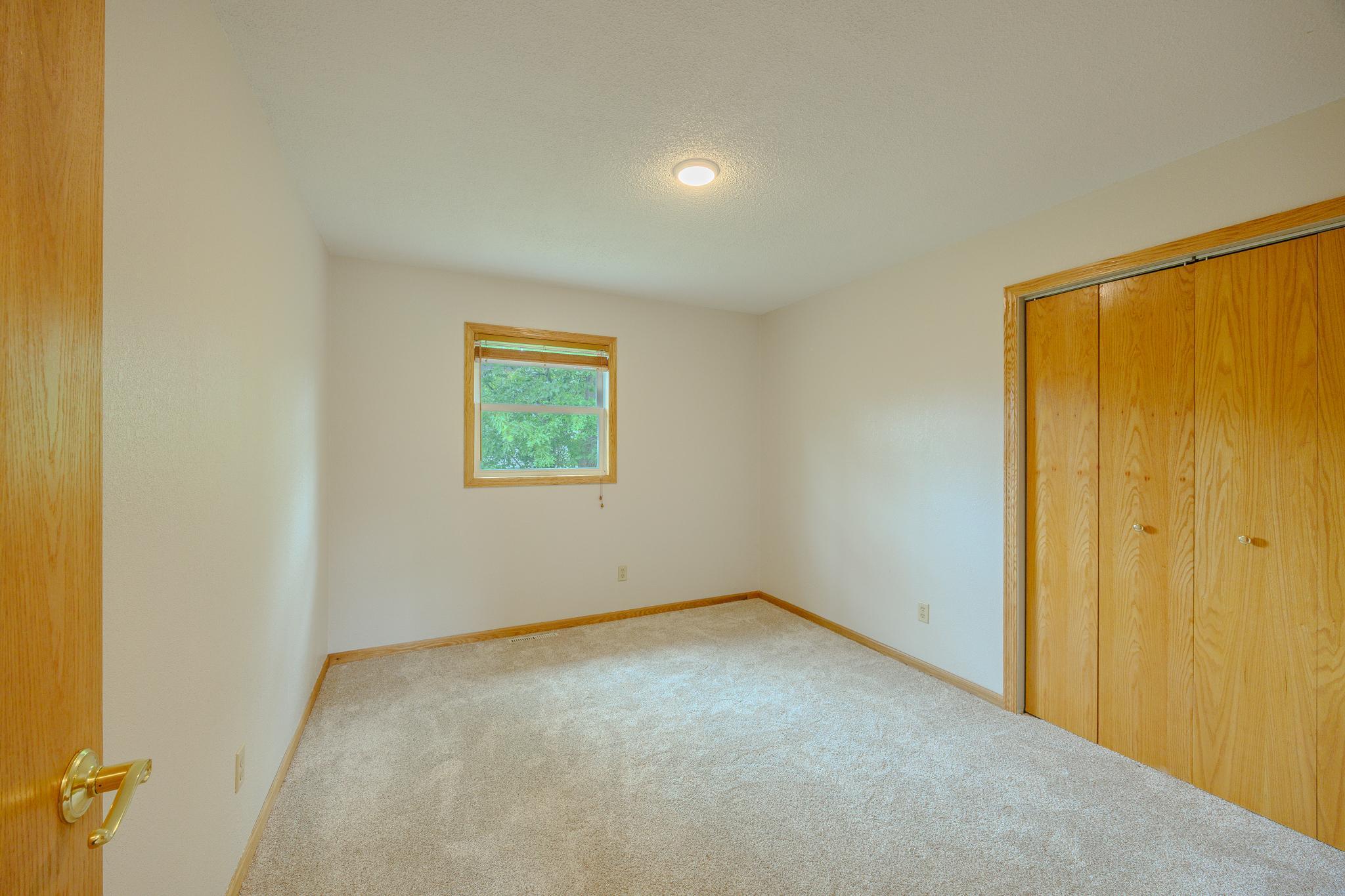 1976 single family home for sale at 102 Robertson Drive NW in Bemidji, MN — 3 bed, 2 bath (photo 15 of 40)