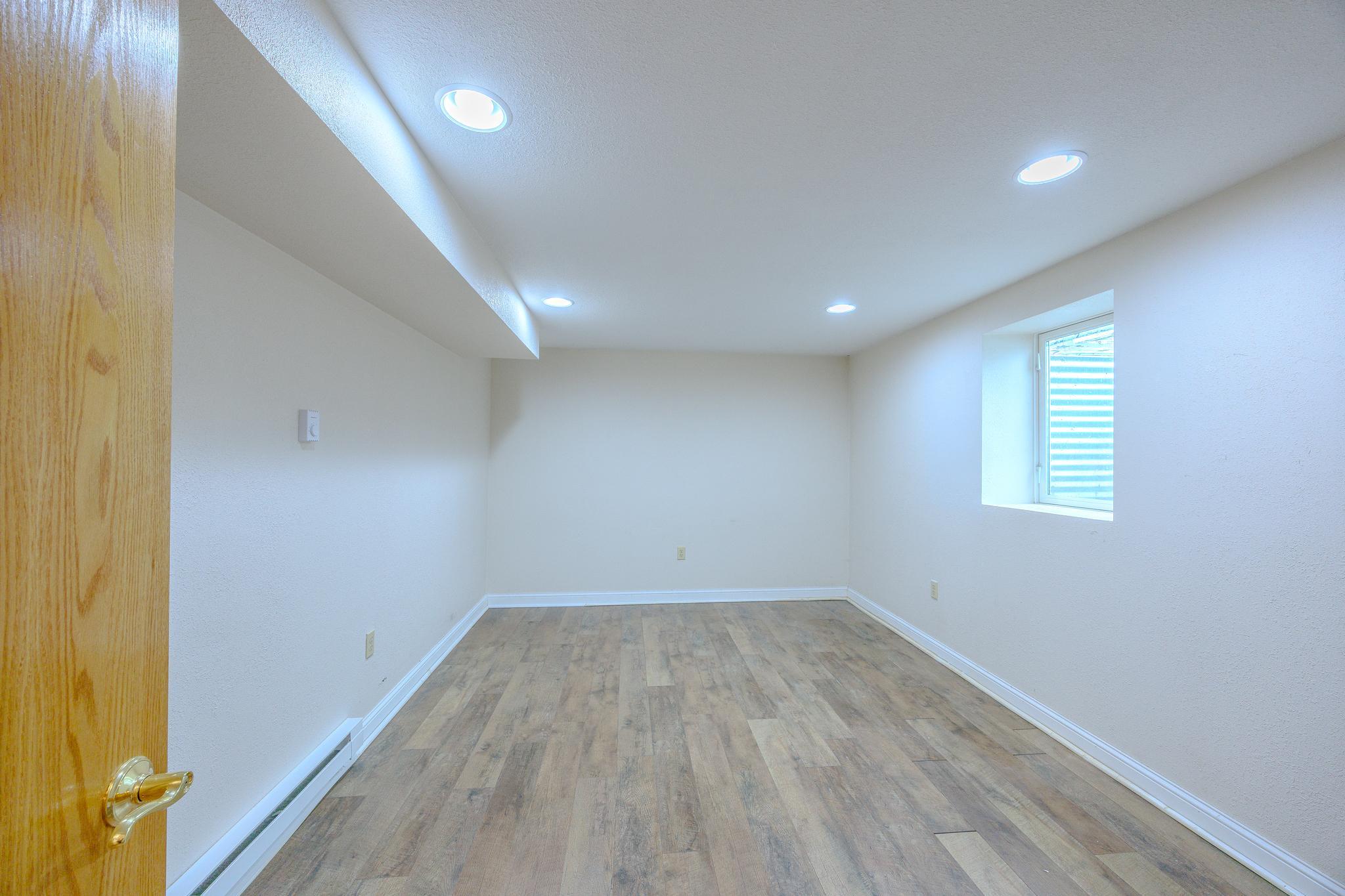 1976 single family home for sale at 102 Robertson Drive NW in Bemidji, MN — 3 bed, 2 bath (photo 22 of 40)